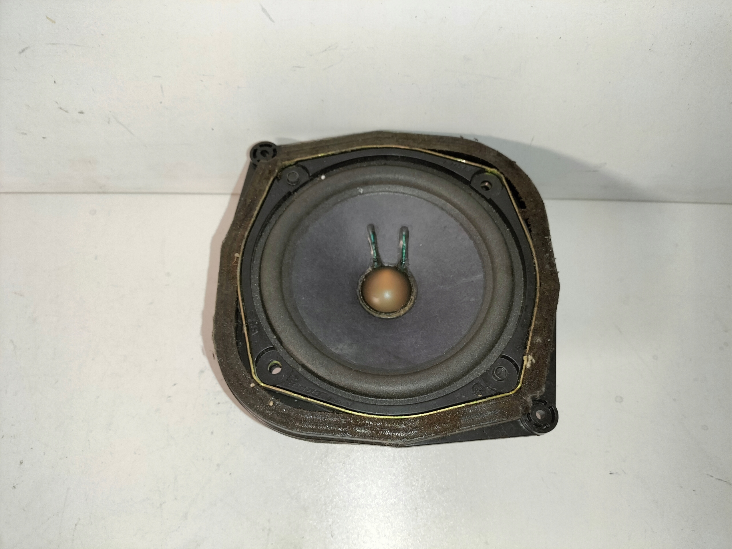 DVEROVY REPRODUKTOR PREDNEch LAVY MAZDA 6 02-
