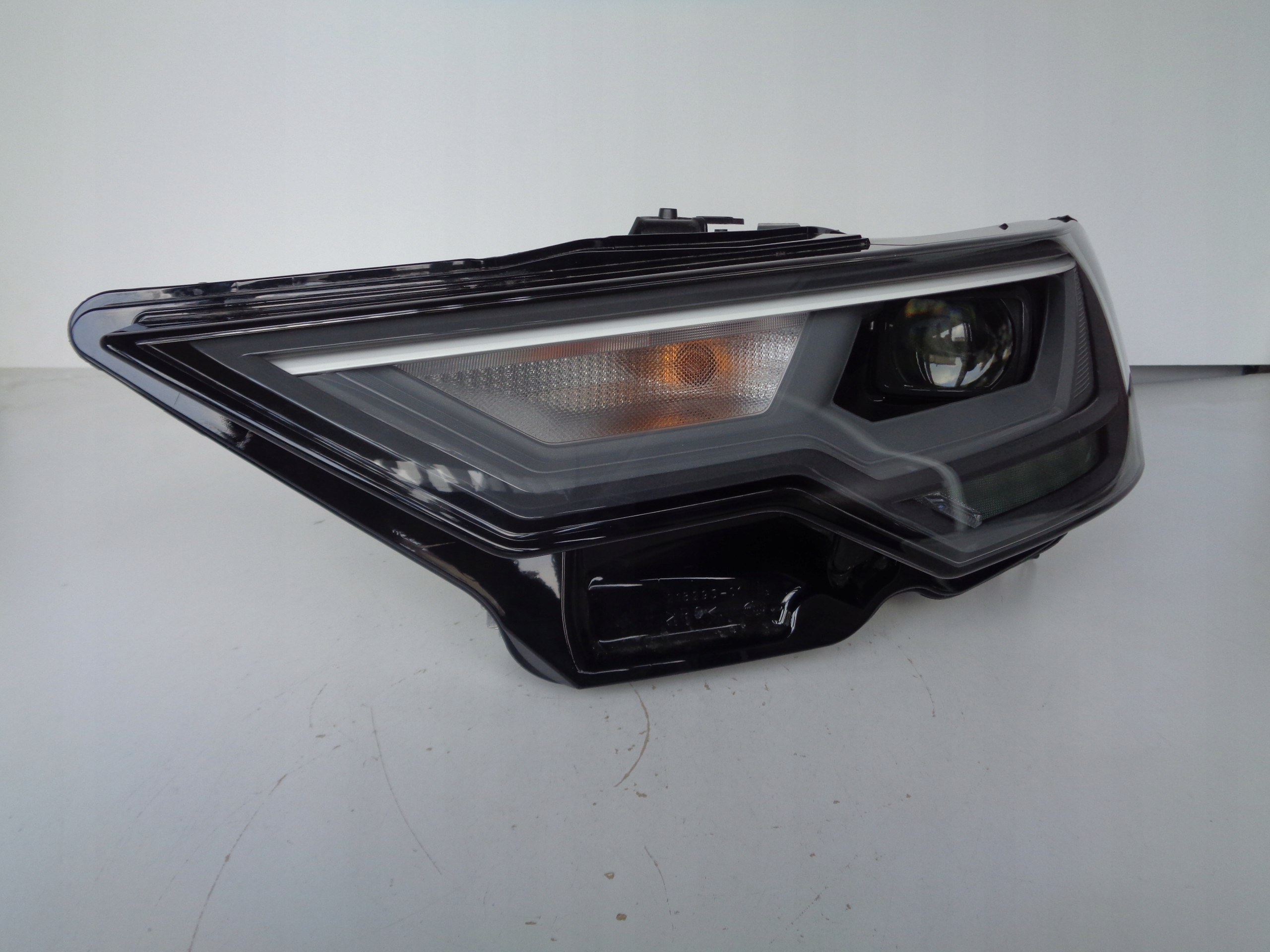 ĽAVÉ SVETLO AUDI A6 C8 4K 4K0 18- FULL LED