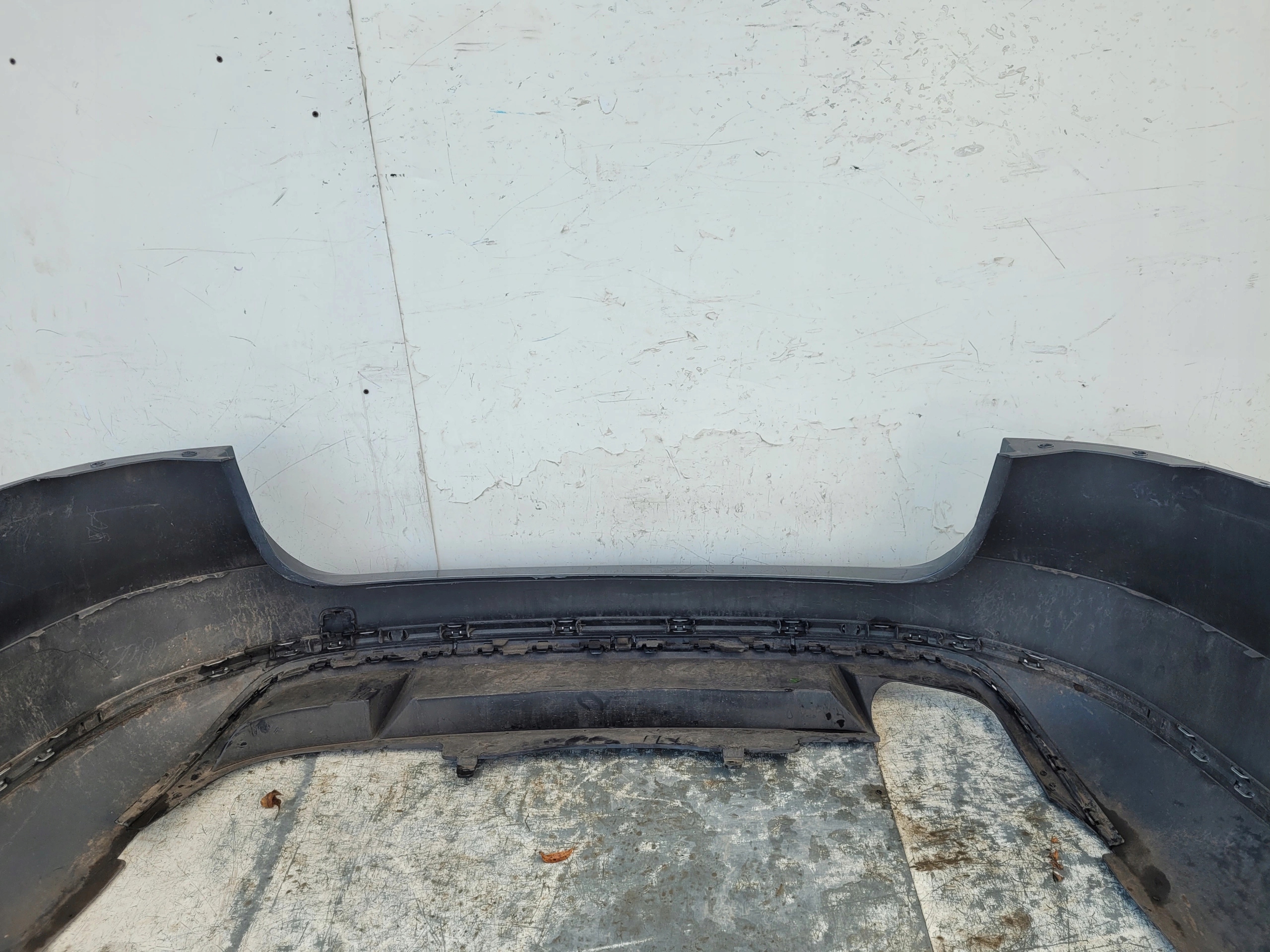 VW PASSAT B7 KOMBI ZADNÝ NÁRAZNÍK