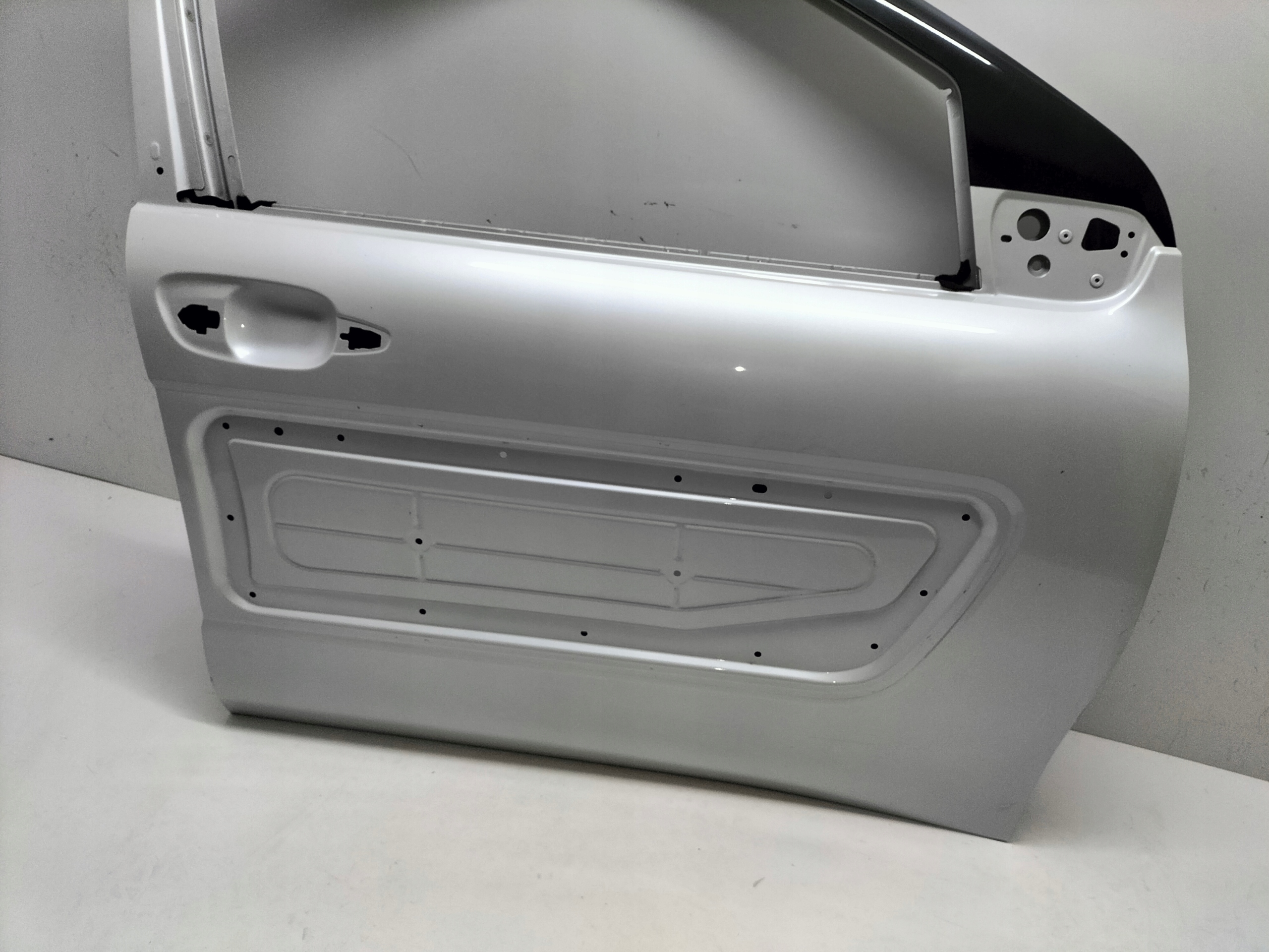 PRAVE PREDNE DVERE CITROEN C4 CACTUS 14-18