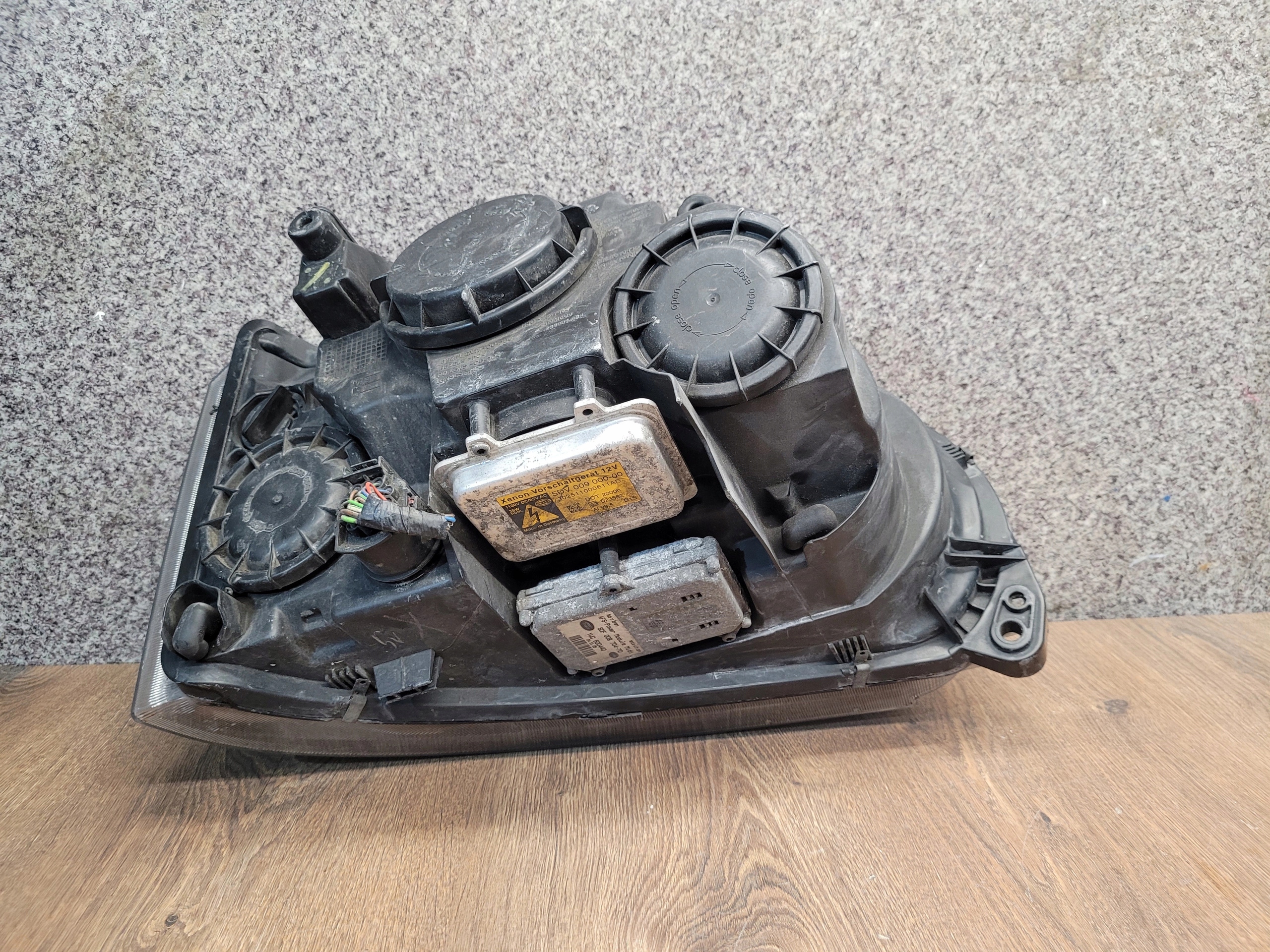 RANGE ROVER SPORT L320 XENON NATAČACI ĽAVÉ PREDNÉ SVETLO