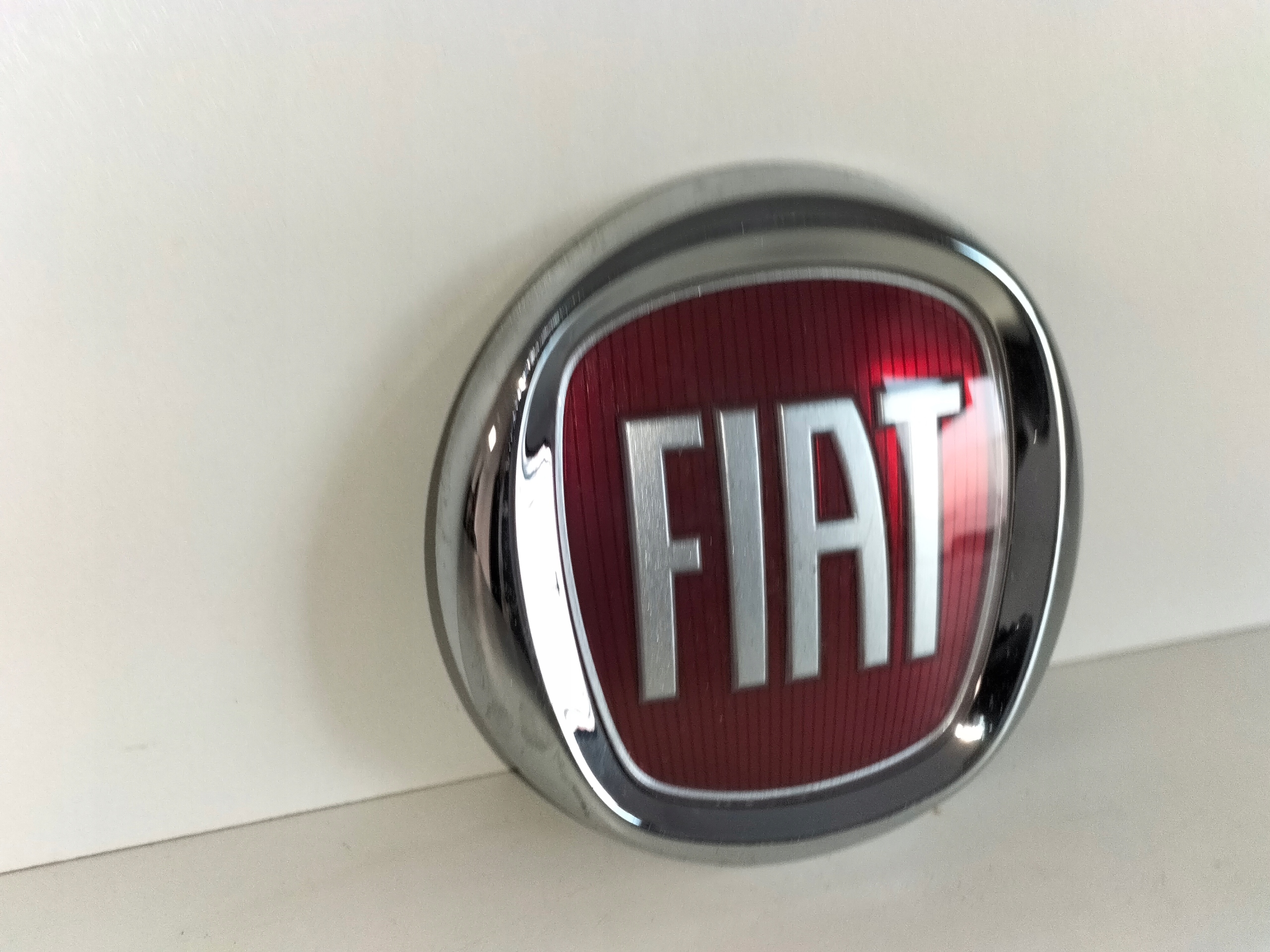 PREDNÝ ZNAK EMBLEM LOGO FIAT 500 07- BRAVO II 07- TIPO 07- CROMA 05-
