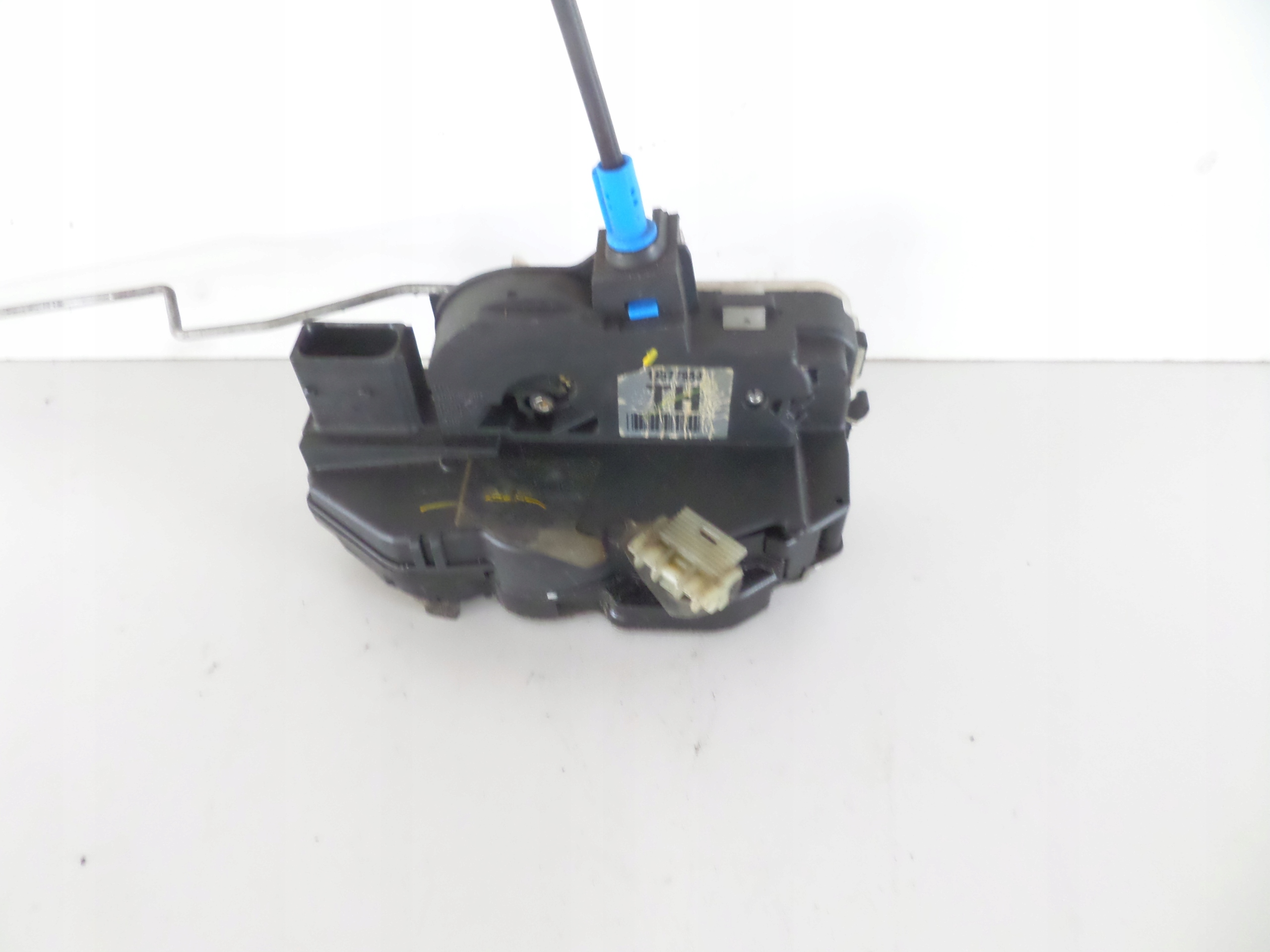 ZAMOK PRAVYCH PREDNYCH DVERI OPEL ASTRA IV J 09-