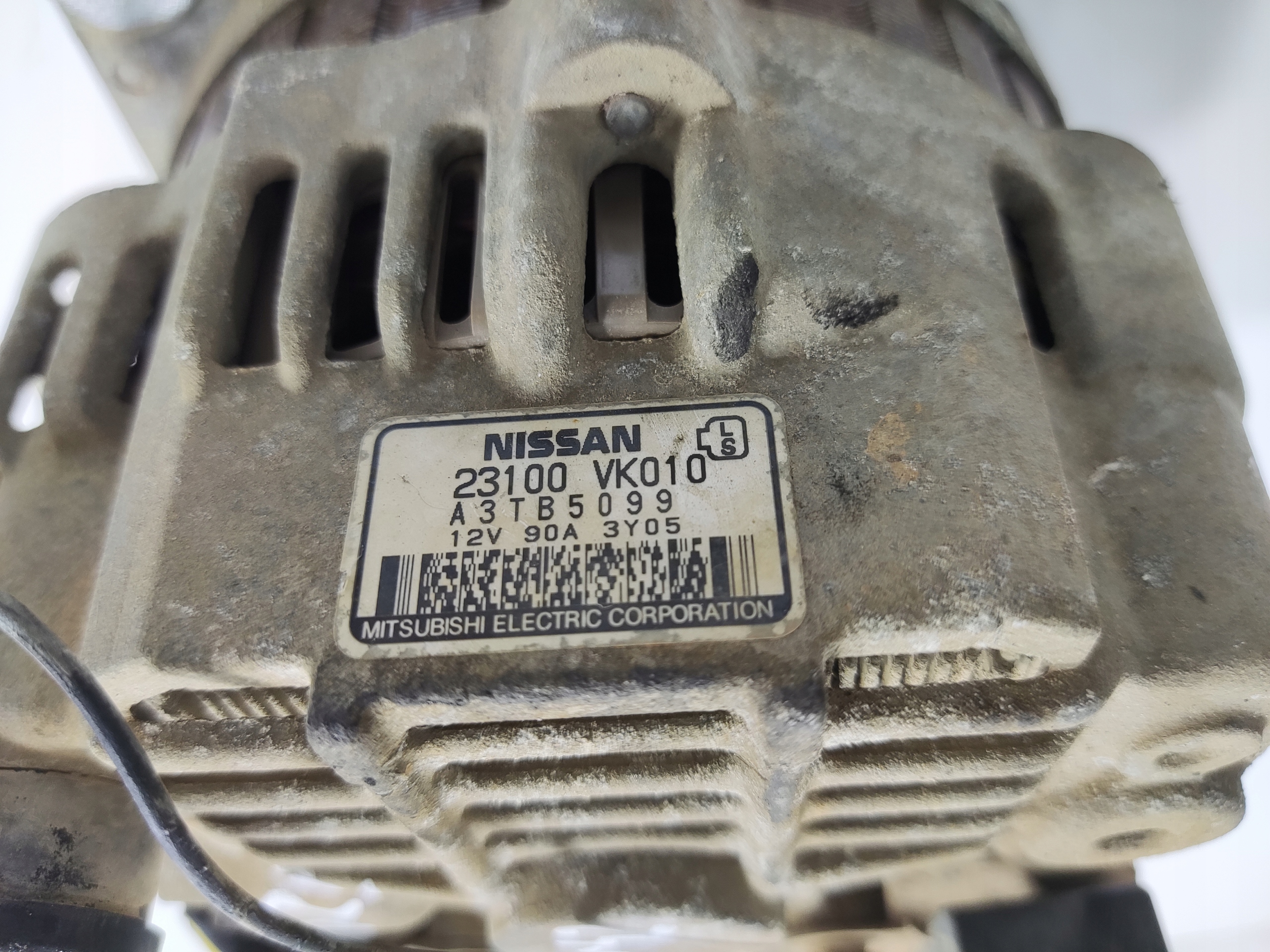 ALTERNÁTOR NISSAN NAVARA D22 2.5 D 23100VK010 A3TB5099 90A 1997-2005