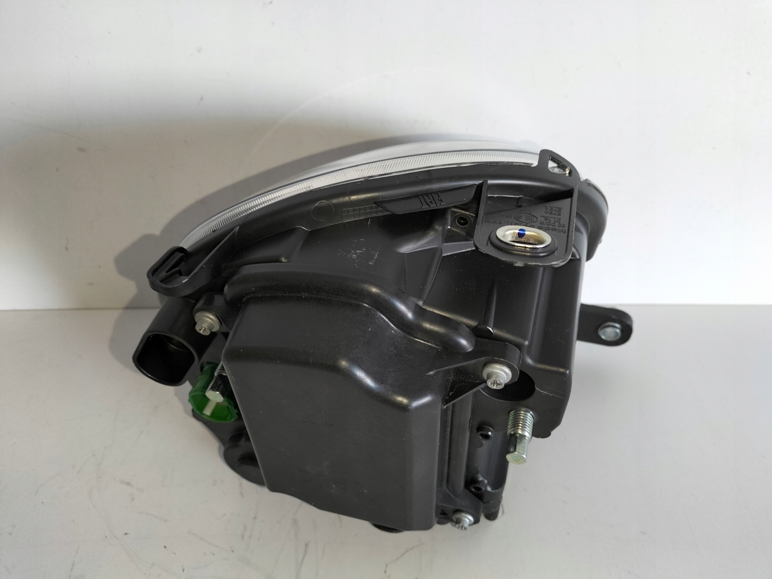 LAVE PREDNE SVETLO FIAT 500 07- XENON