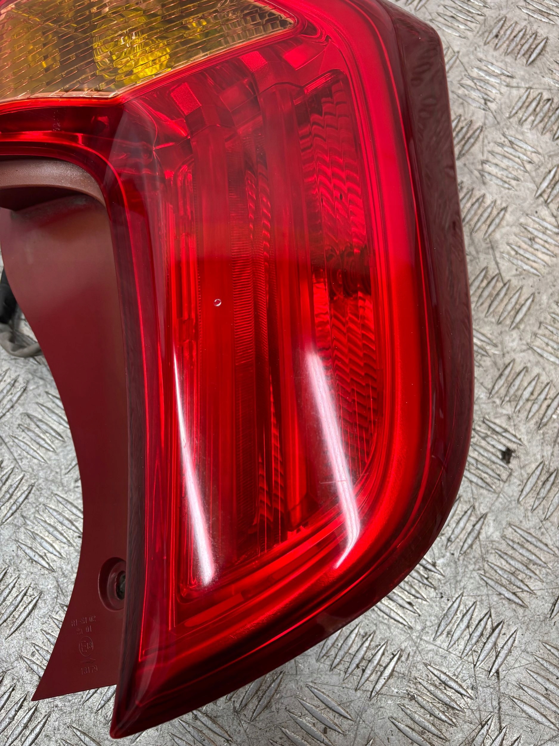 PRAVÉ ZADNÉ SVETLO KIA PICANTO 11-