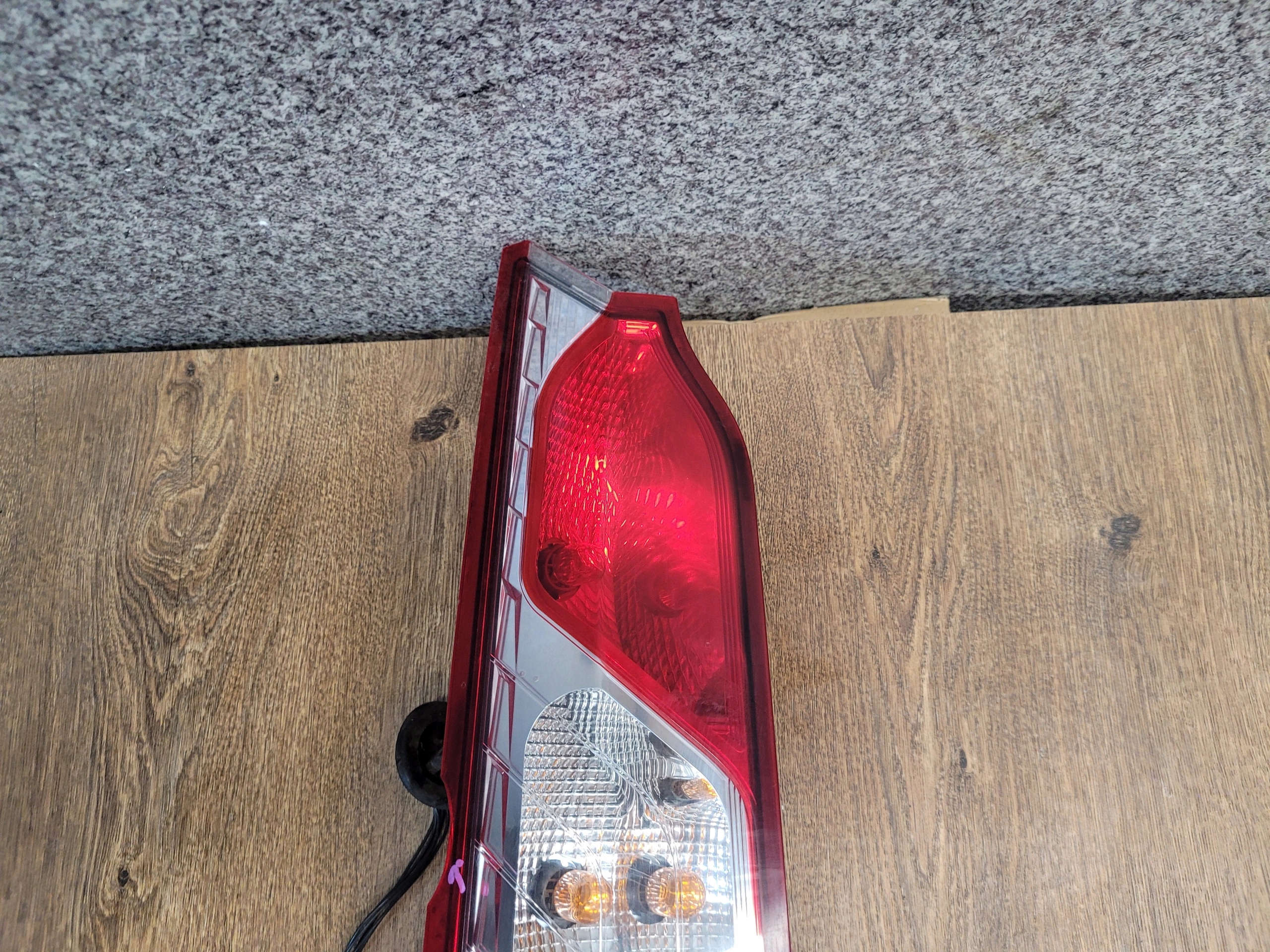 FORD TRANSIT CONNECT MK2 LAVE ZADNE SVETLO DT1113405AB