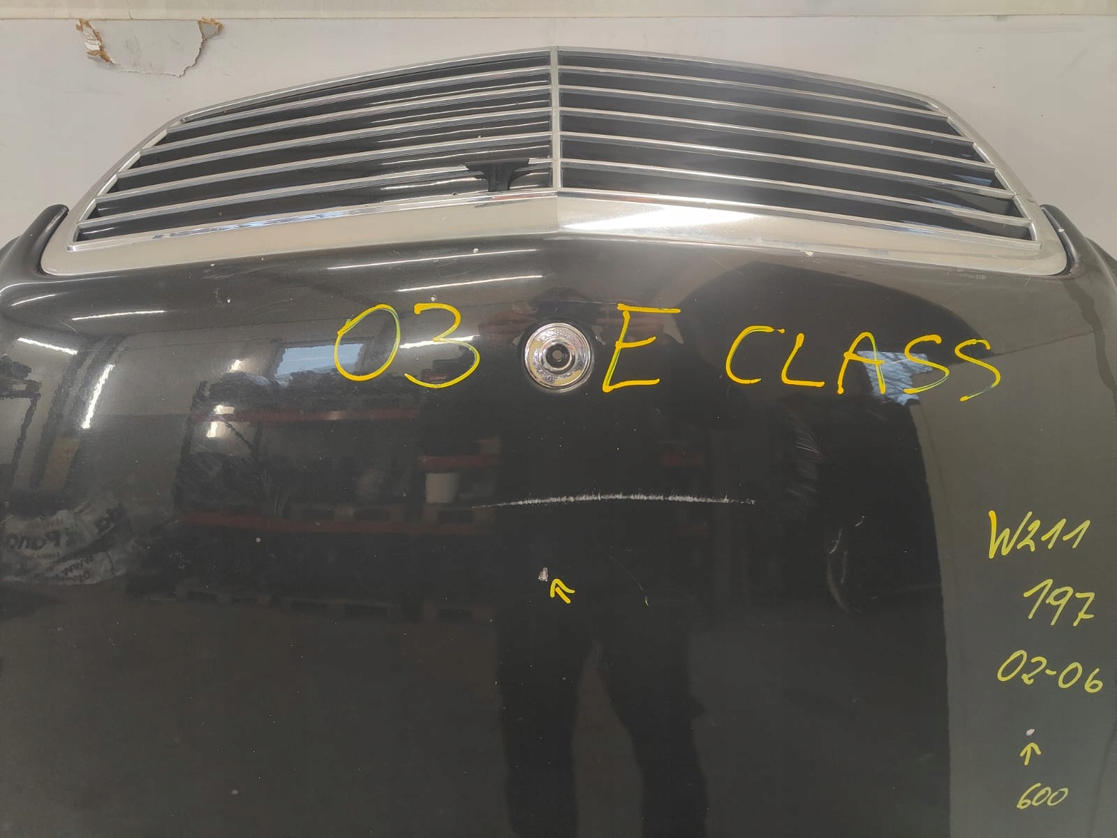 MERCEDES w211 PREDNÁ KAPOTA kol: 197