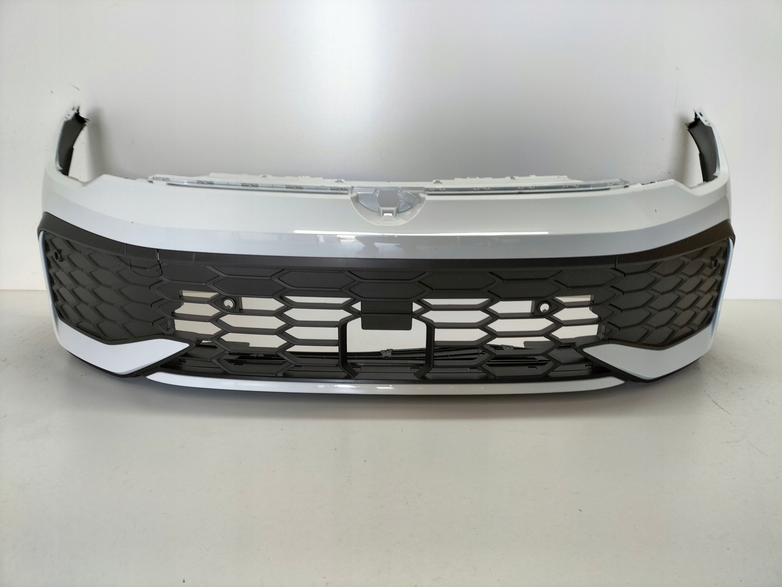 PREDNÝ NÁRAZNÍK VW GOLF 8 VIII LIFT 24- GTI