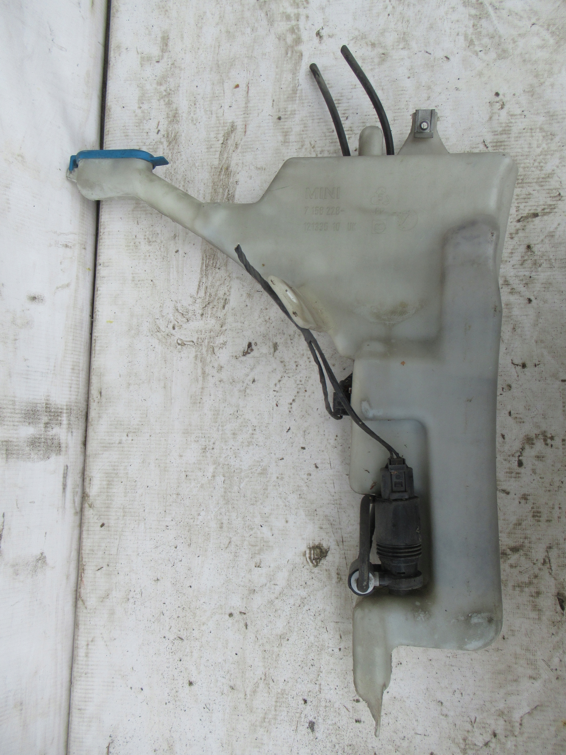 NÁDOBKA OSTREKOVAČOV MINI COOPER R50