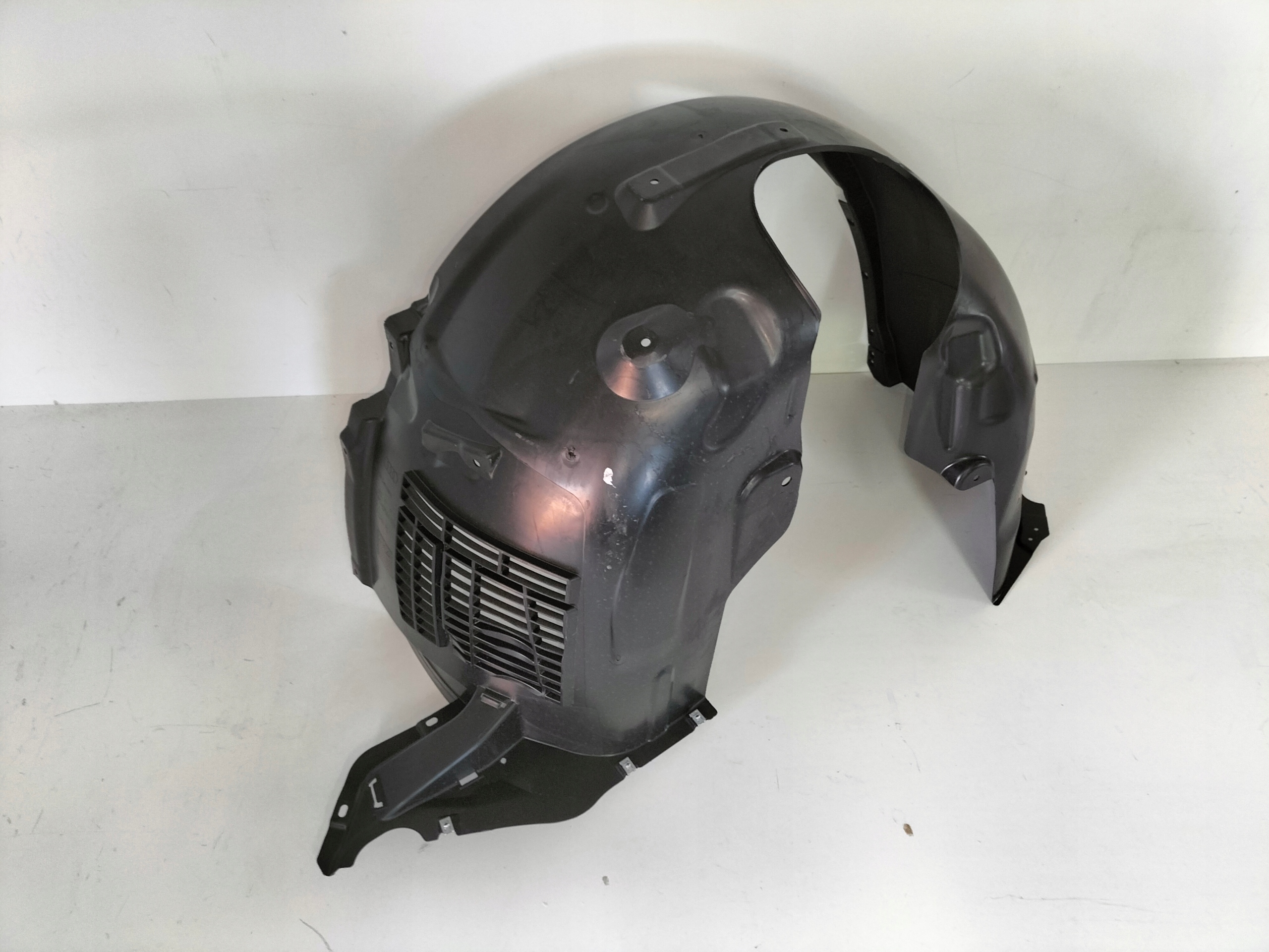 PRAVY PREDNY PODBLATNIK AUDI A3 8Y 20-