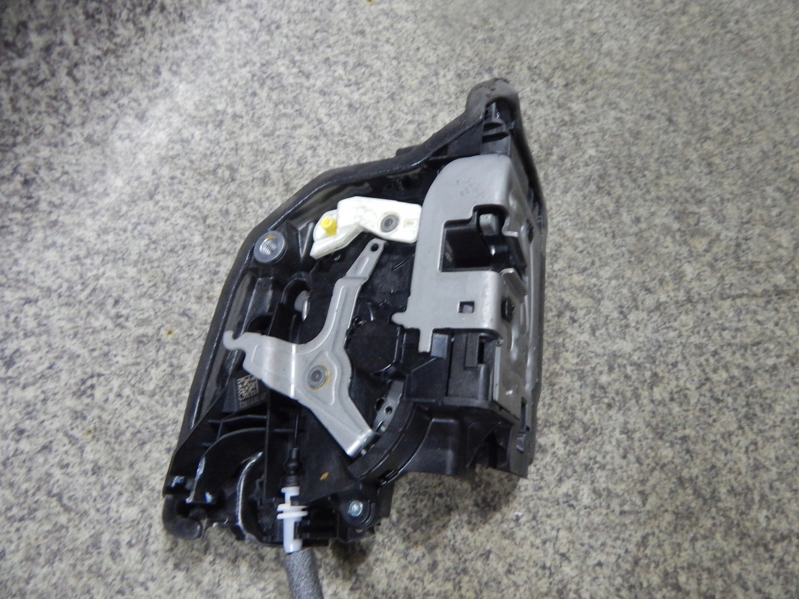 ZAMOK BMW x5 F15 PRAVÝ PREDNÝ 7281936