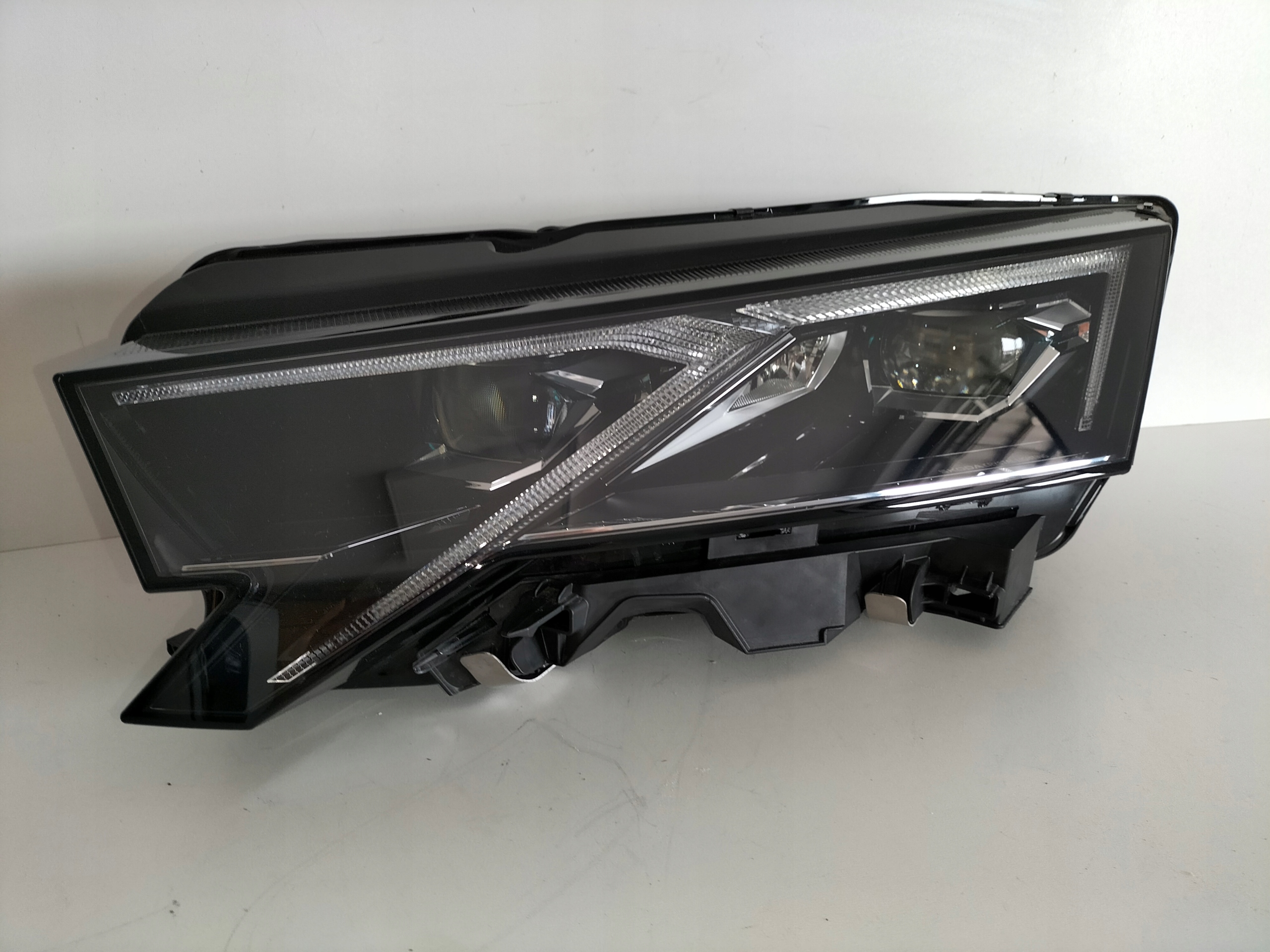 LAVE PREDNE SVETLO SKODA OCTAVIA 4 IV LIFT 24- FULL LED CRYSTAL