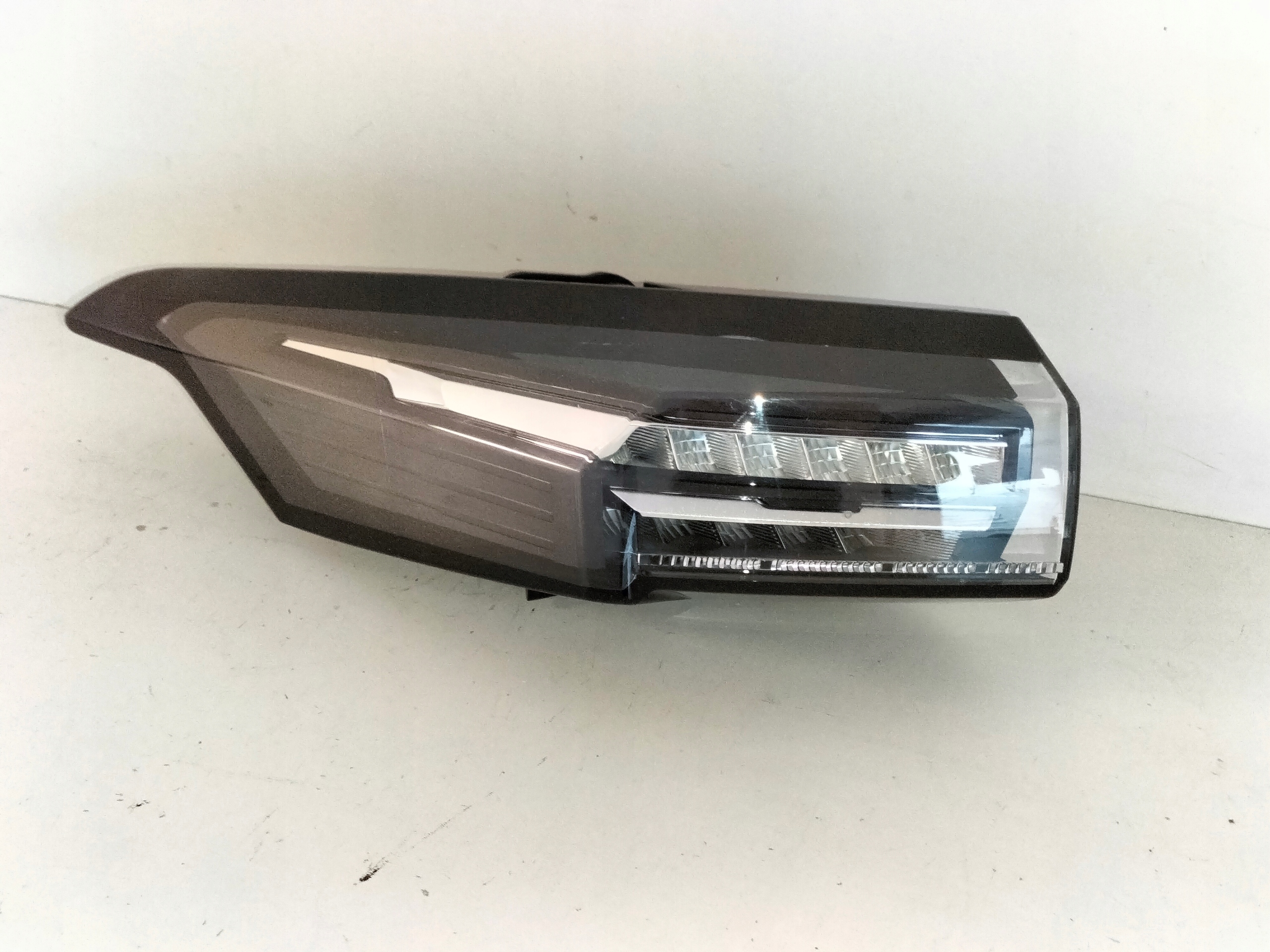LAVE ZADNE SVETLO PEUGEOT 308 III T10 21- LED