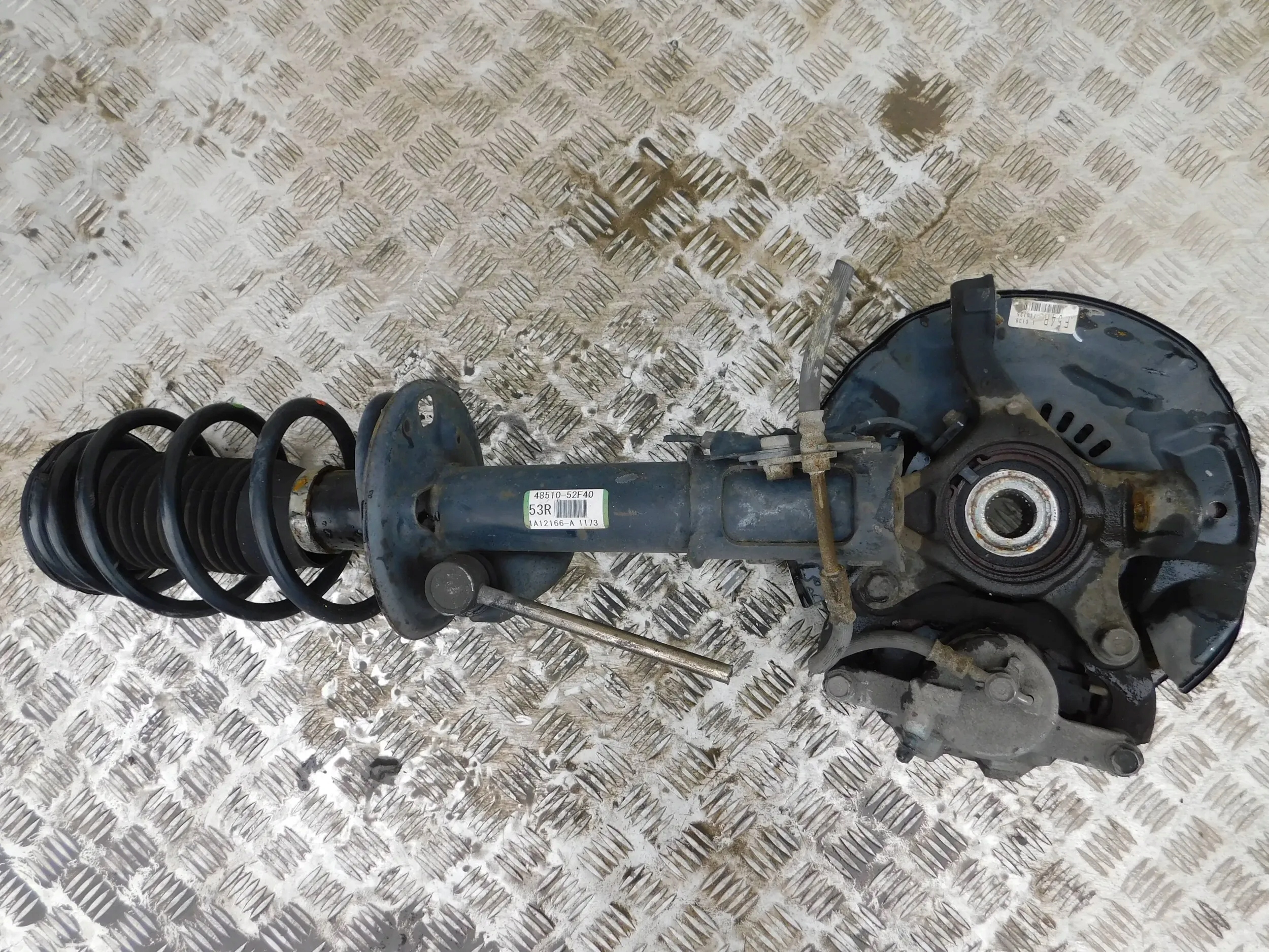 PRAVÝ OTOČ MCPHERSON SUBARU TREZIA 1.4 D