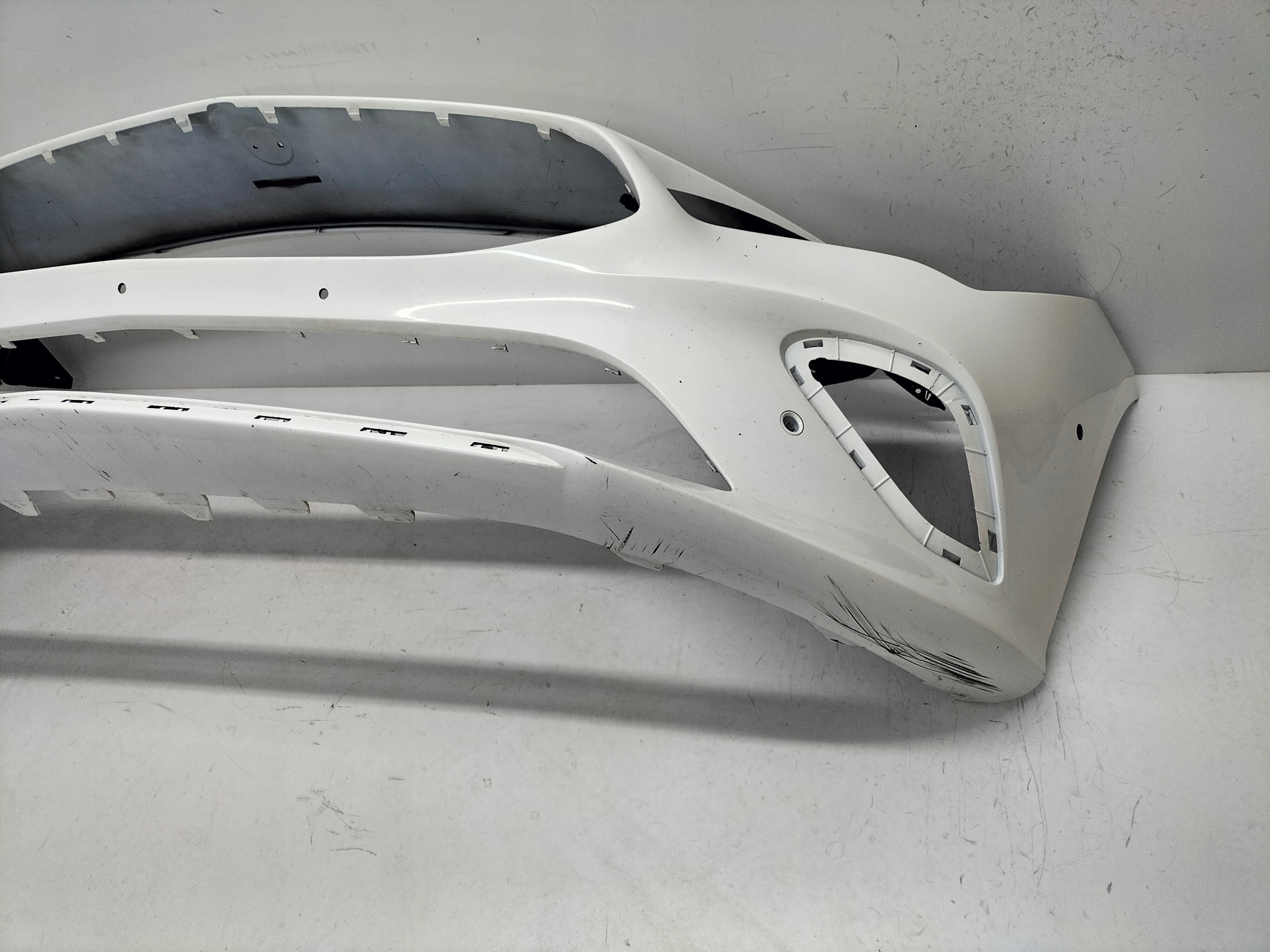 PREDNÝ NÁRAZNÍK MERCEDES CLA W118 II 19-