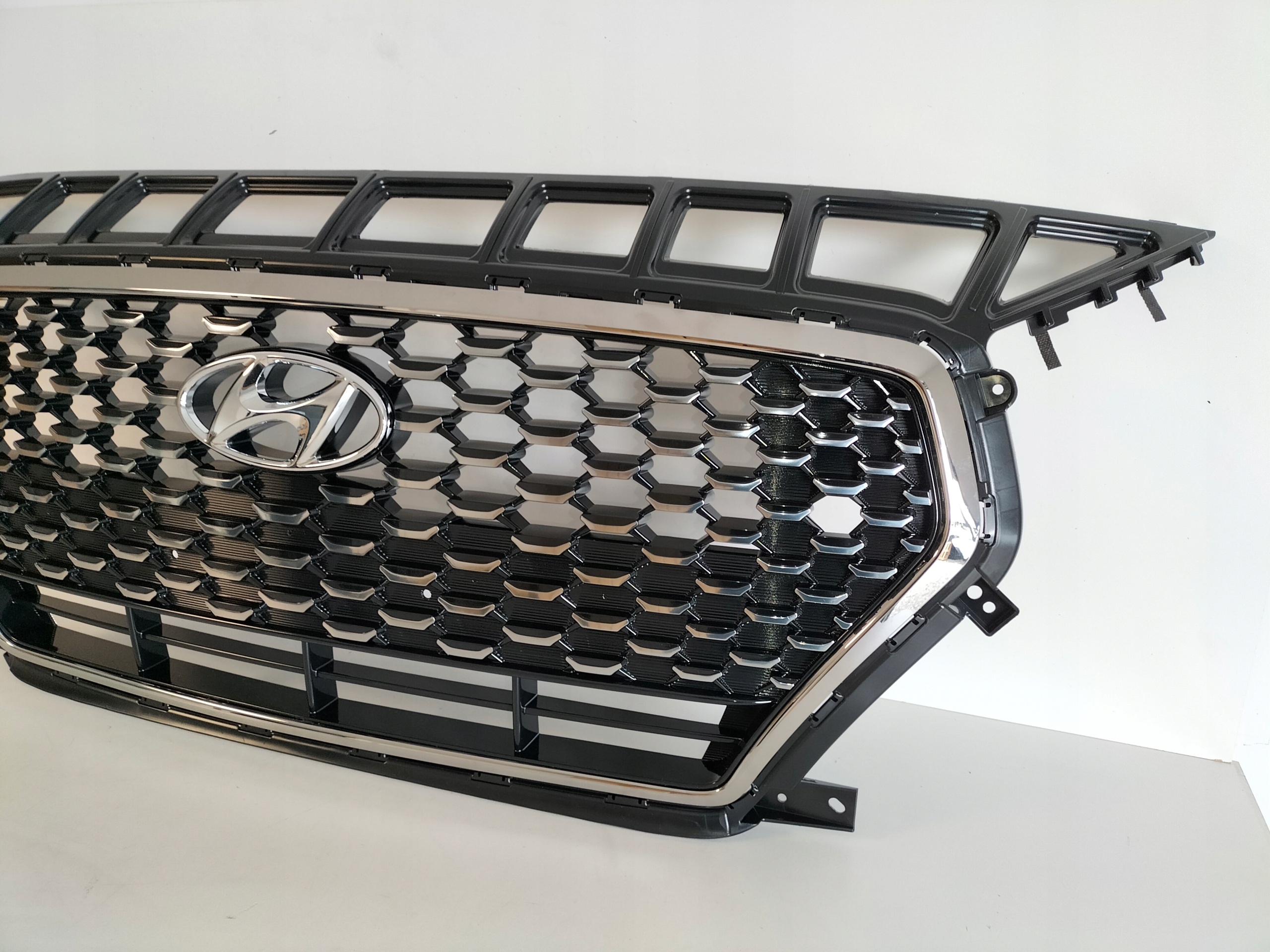 MRIEZKA LISTA HYUNDAI I30 III 17-20 HB DIAMOND