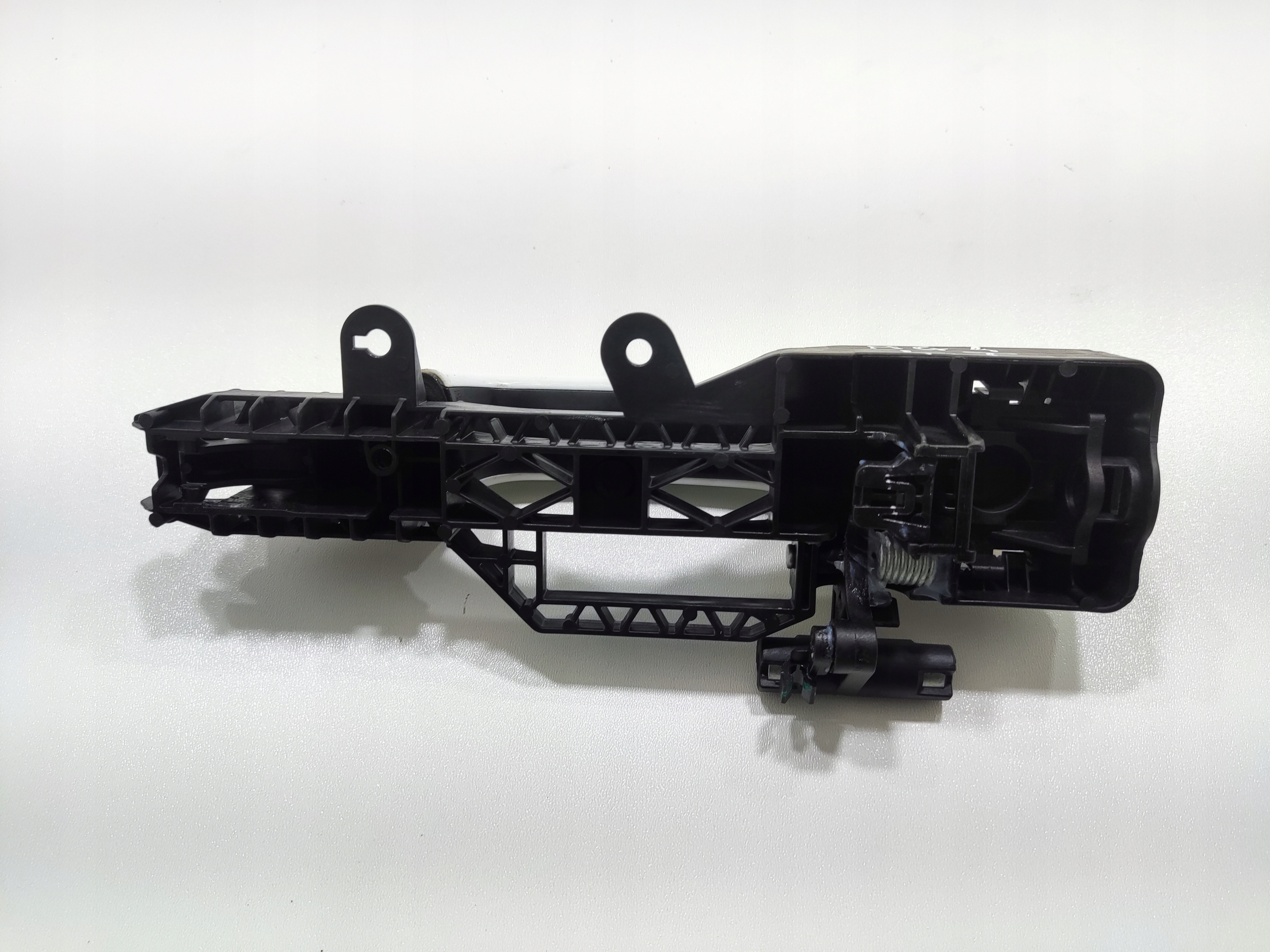 KĽUČKA ĽAVÝCH ZADNÝCH DVERÍ MG 4 MG4 2022-2025