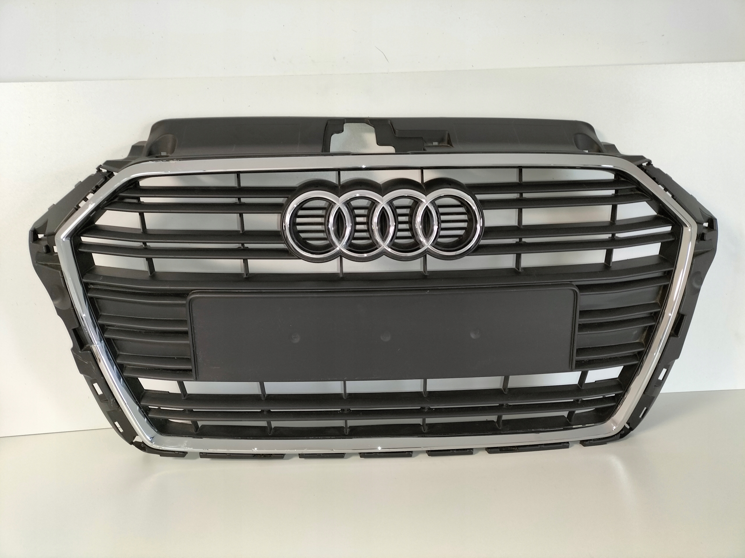MRIEZKA LISTA AUDI A3 8V LIFT 16- HB