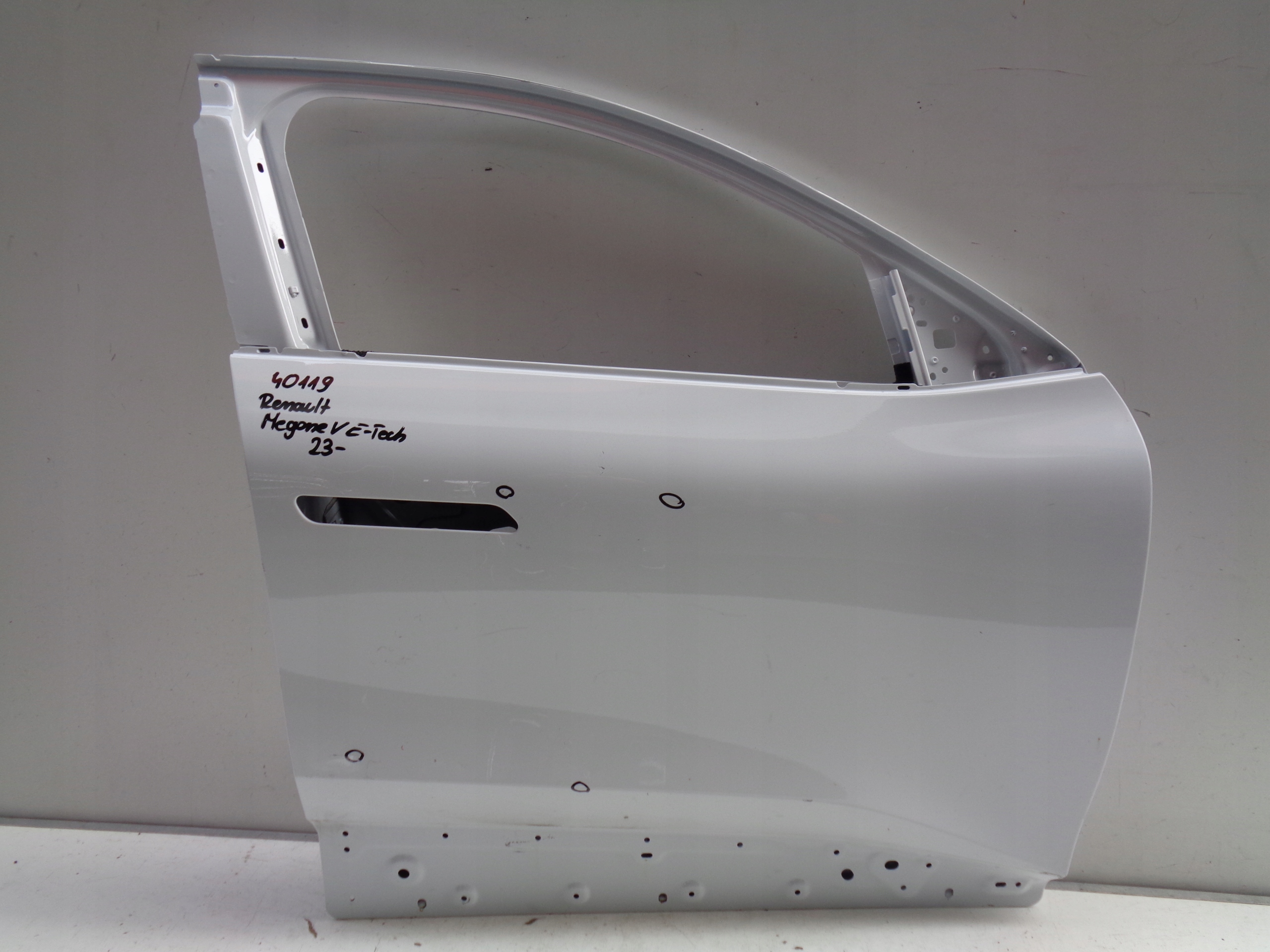 PRAVE PREDNE DVERE RENAULT MEGANE V E-TECH 23- NR 40119