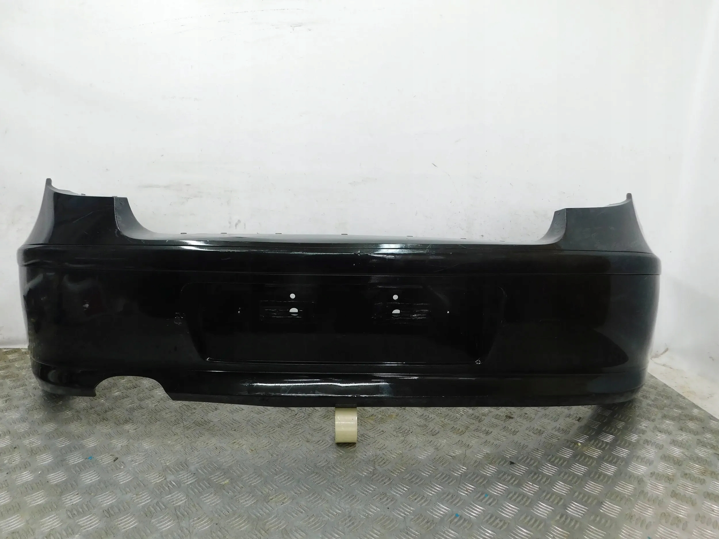 ZADNÝ NÁRAZNÍK BMW 1 E87