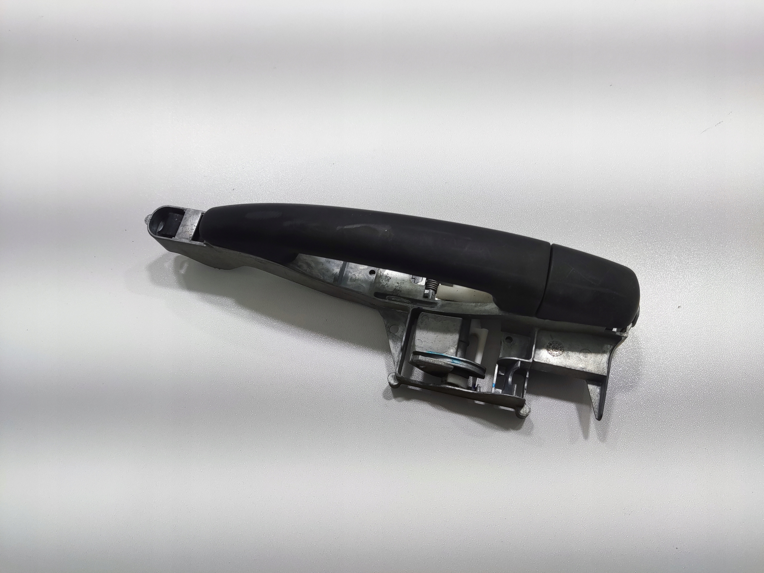 KLUCKA PRAVYCH PREDNYCH DVERI BERLINGO PARTNER III 2008-2018