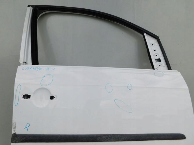 VW CADDY LIFT 15- PRAVE PREDNE DVERE
