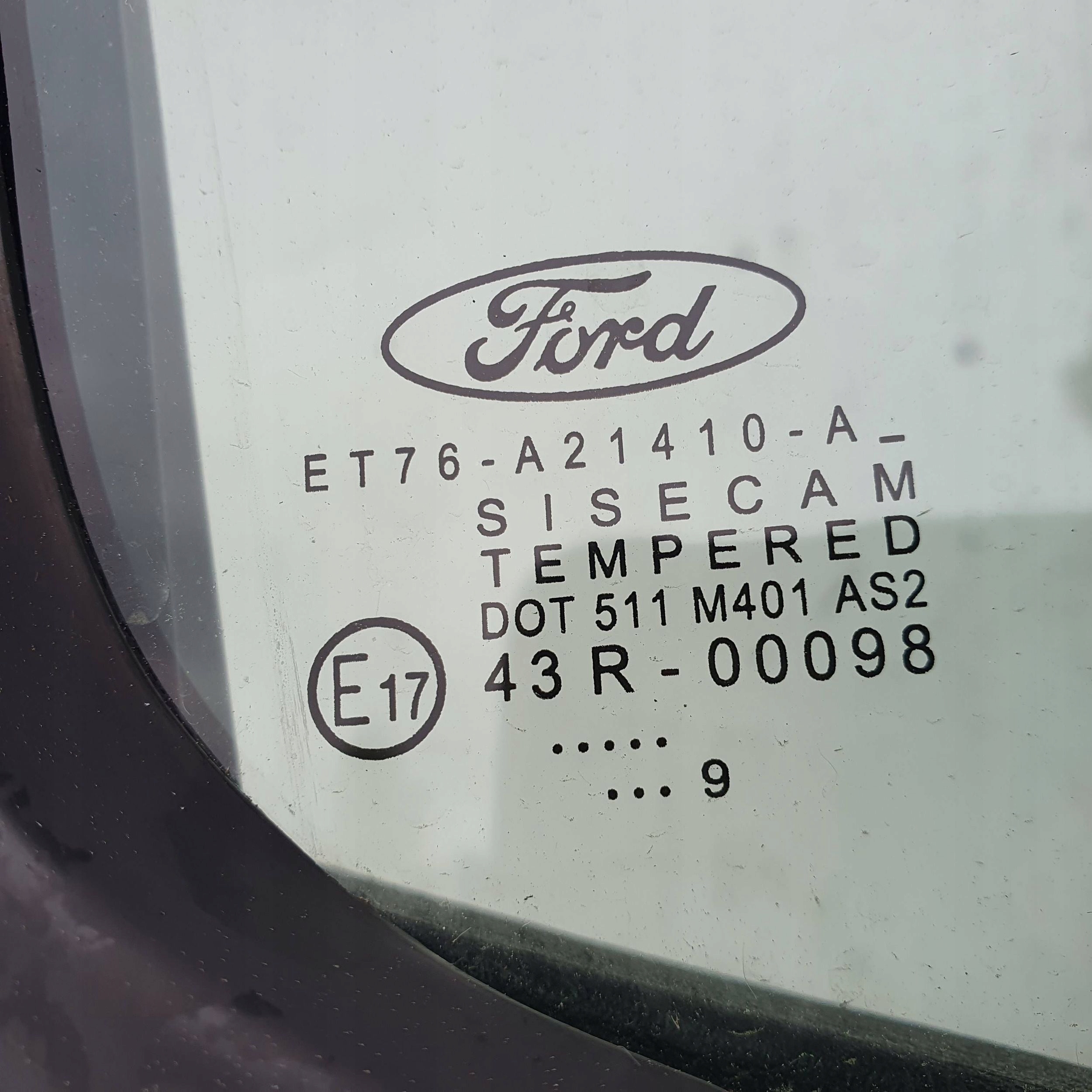Ford Transit Courier mk2 PRAVÉ PREDNÉ DVERE