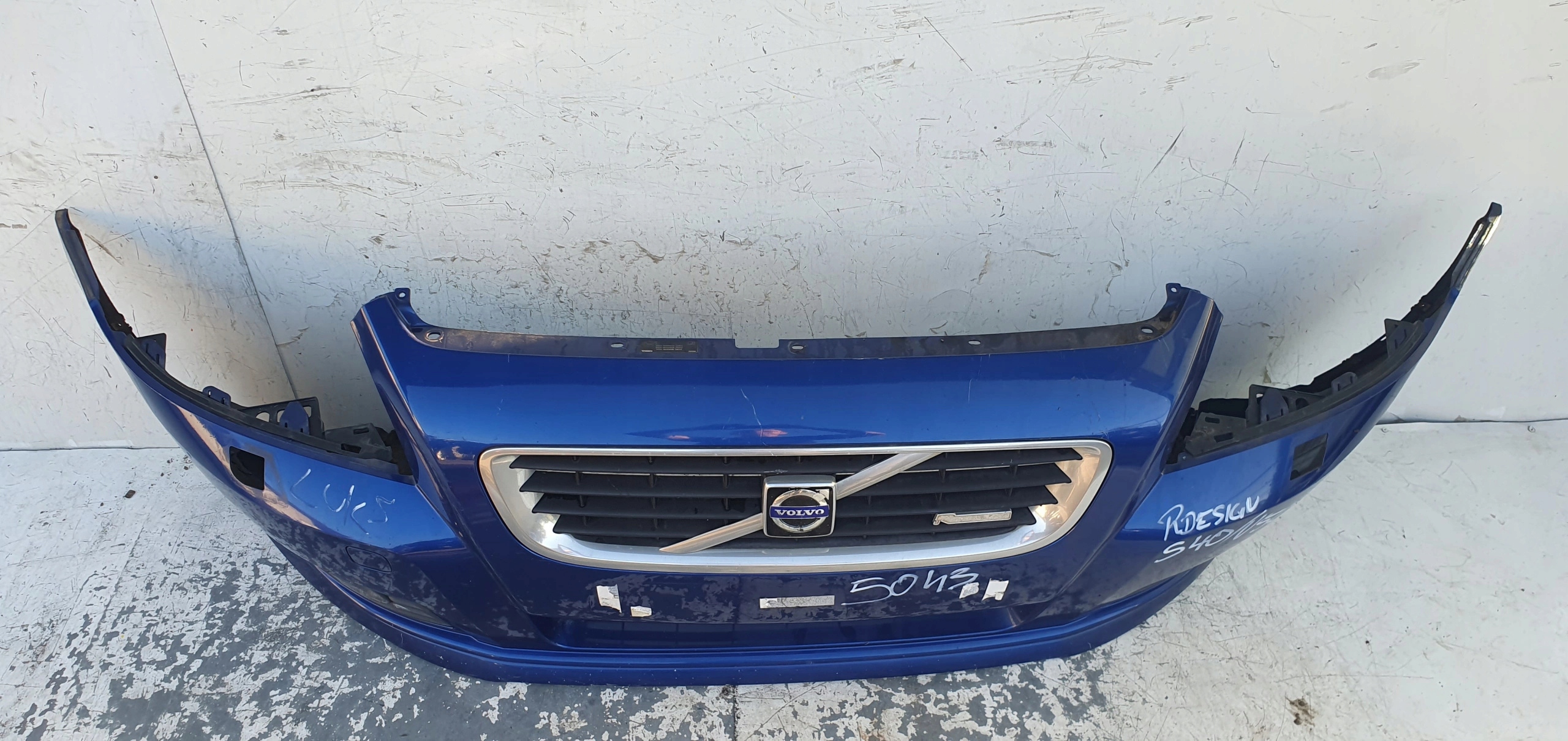 VOLVO V50 LIFT 07- XENON R DESIGN PREDNÝ NÁRAZNÍK