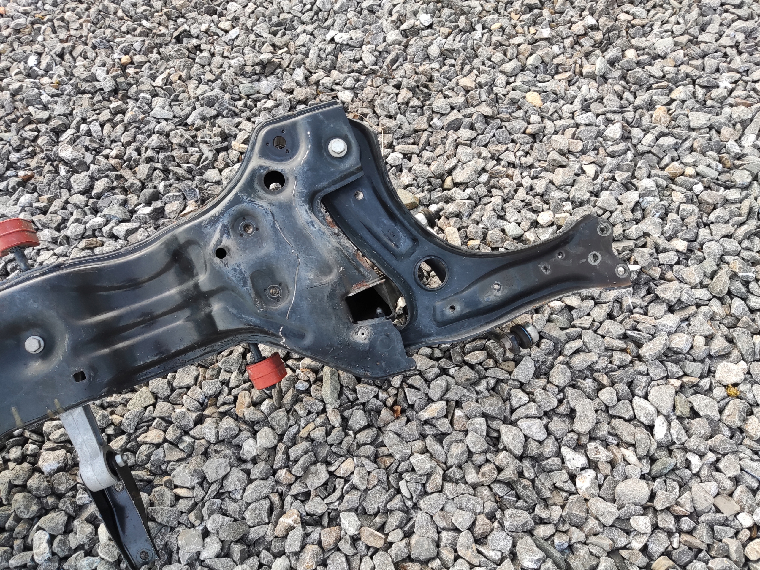 PREDNÁ NÁPRAVA RAMENÁ AUDI A1 8X 6R0199315 2010-2014