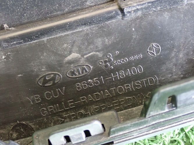 KIA STONIC 17- MRIEZKA LISTA 86351-H8400