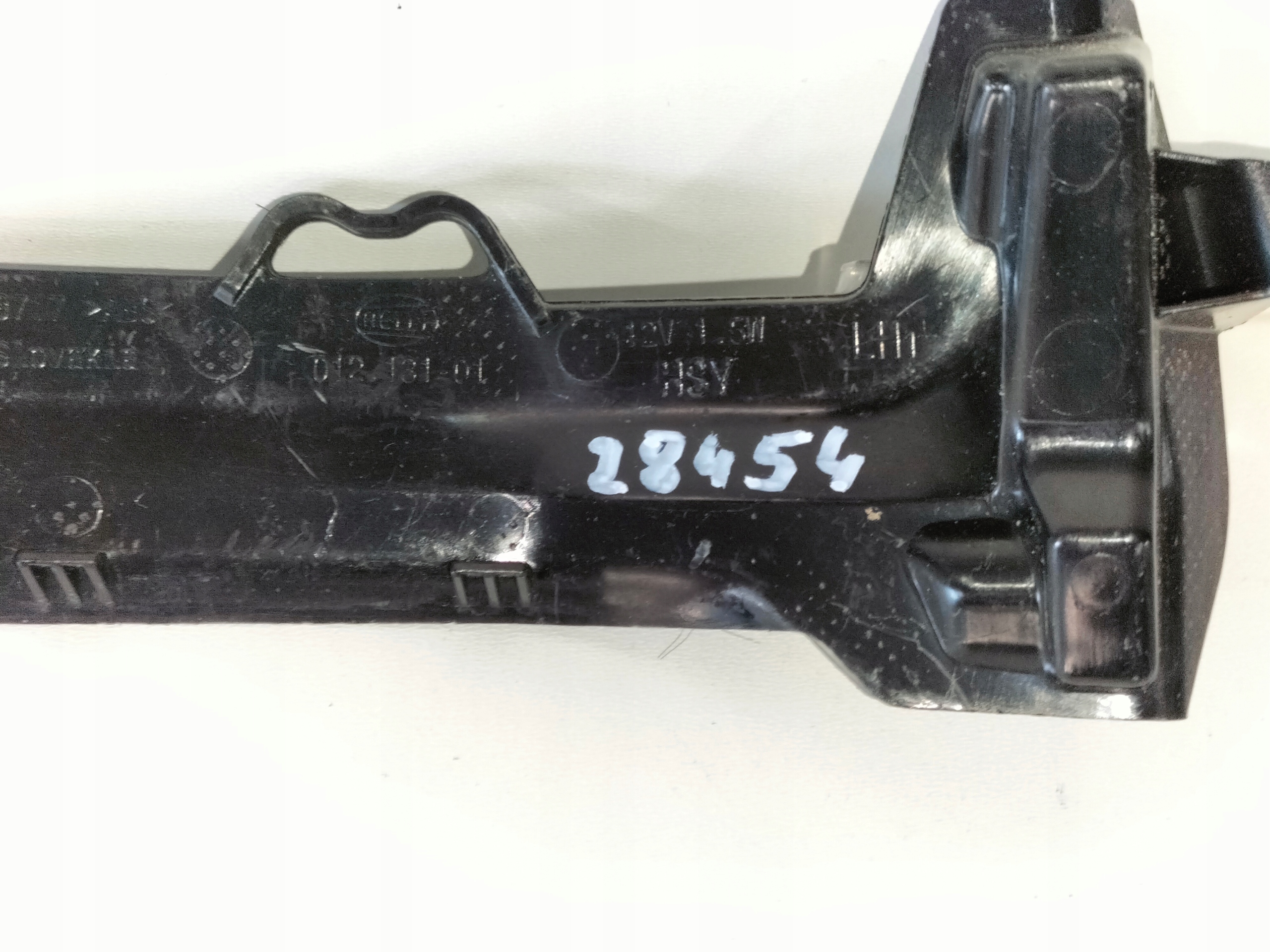 SMEROVKA V ĽAVOM ZRKADLE AUDI A4 B9 15-