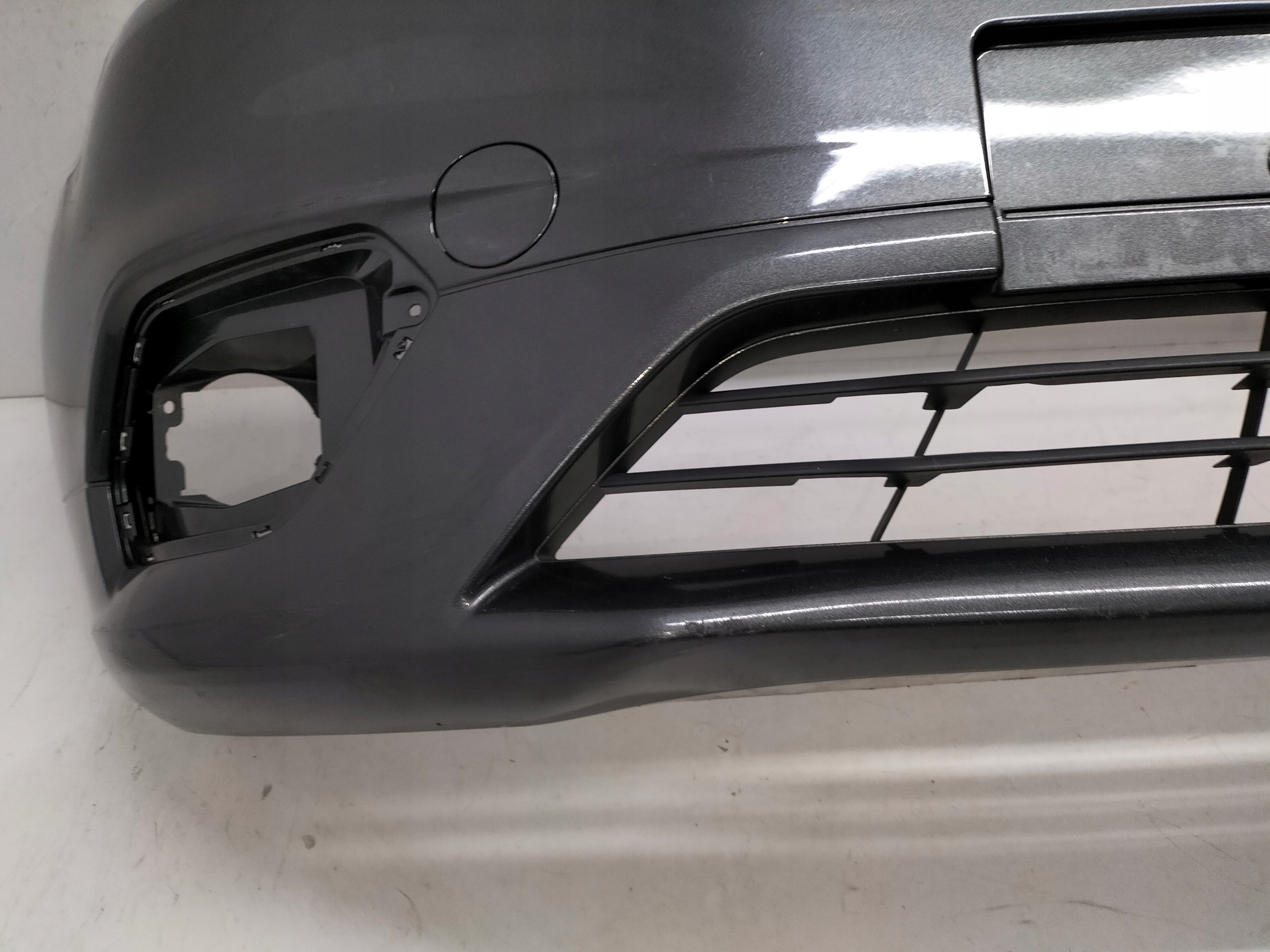 PREDNÝ NÁRAZNÍK FORD TRANSIT COURIER LIFT 17-