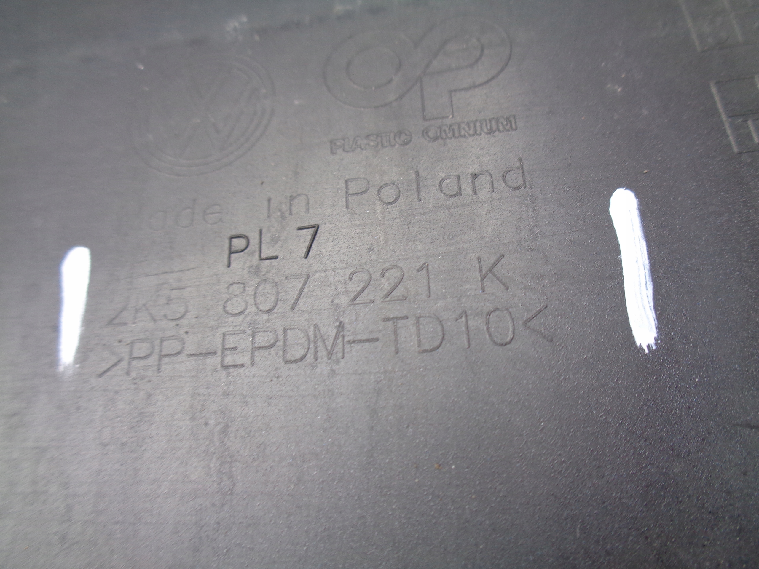 PREDNÝ NÁRAZNÍK VW CADDY 2K 2K5 15- NR 39236