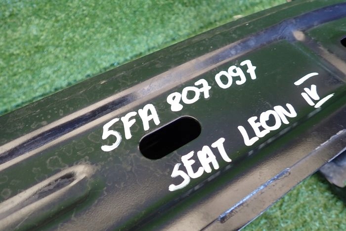 SEAT LEON IV VYSTUHA PREDNEHO NARAZNIKA