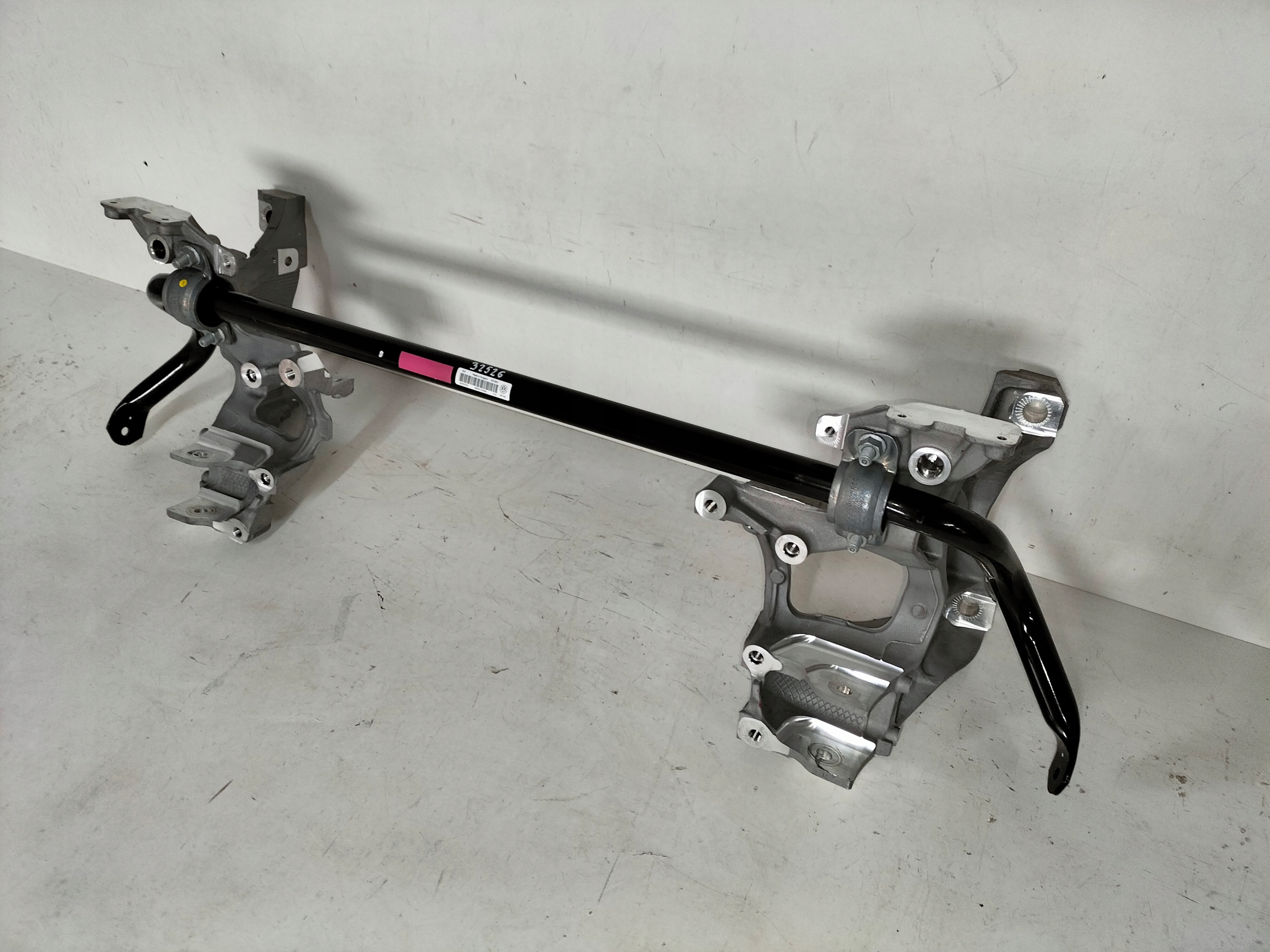 PREDNÝ STABILIZÁTOR AUDI A7 VW KOMPLET S DRŽIAKMI
