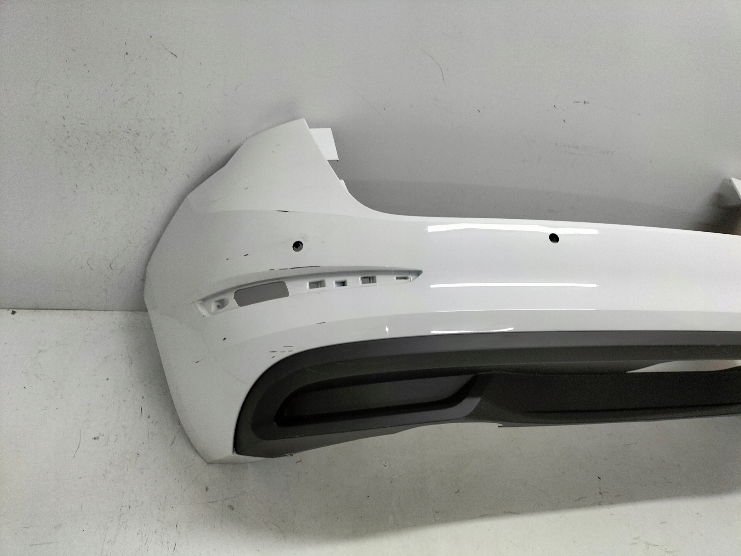 ZADNÝ NÁRAZNÍK SKODA SCALA 19-