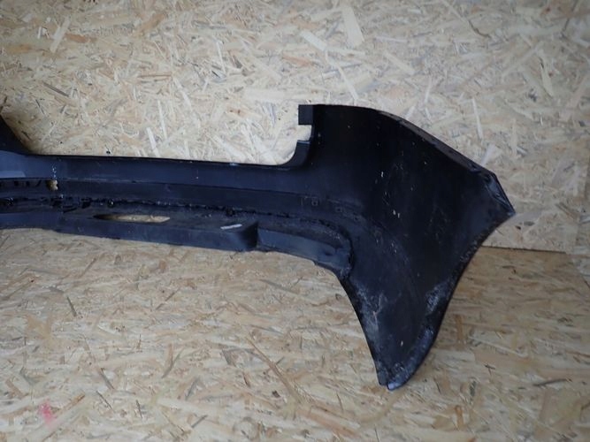 SKODA SUPERB III KOMBI 15- ZADNÝ NÁRAZNÍK