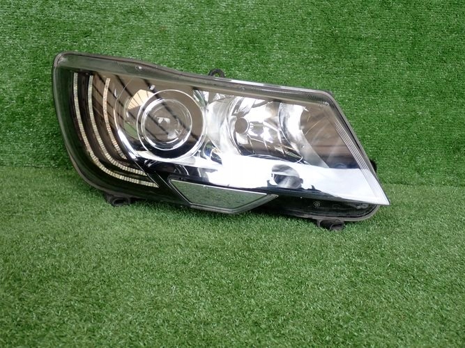 SKODA SUPERB II XENON LIFT 13- PRAVE PREDNE SVETLO