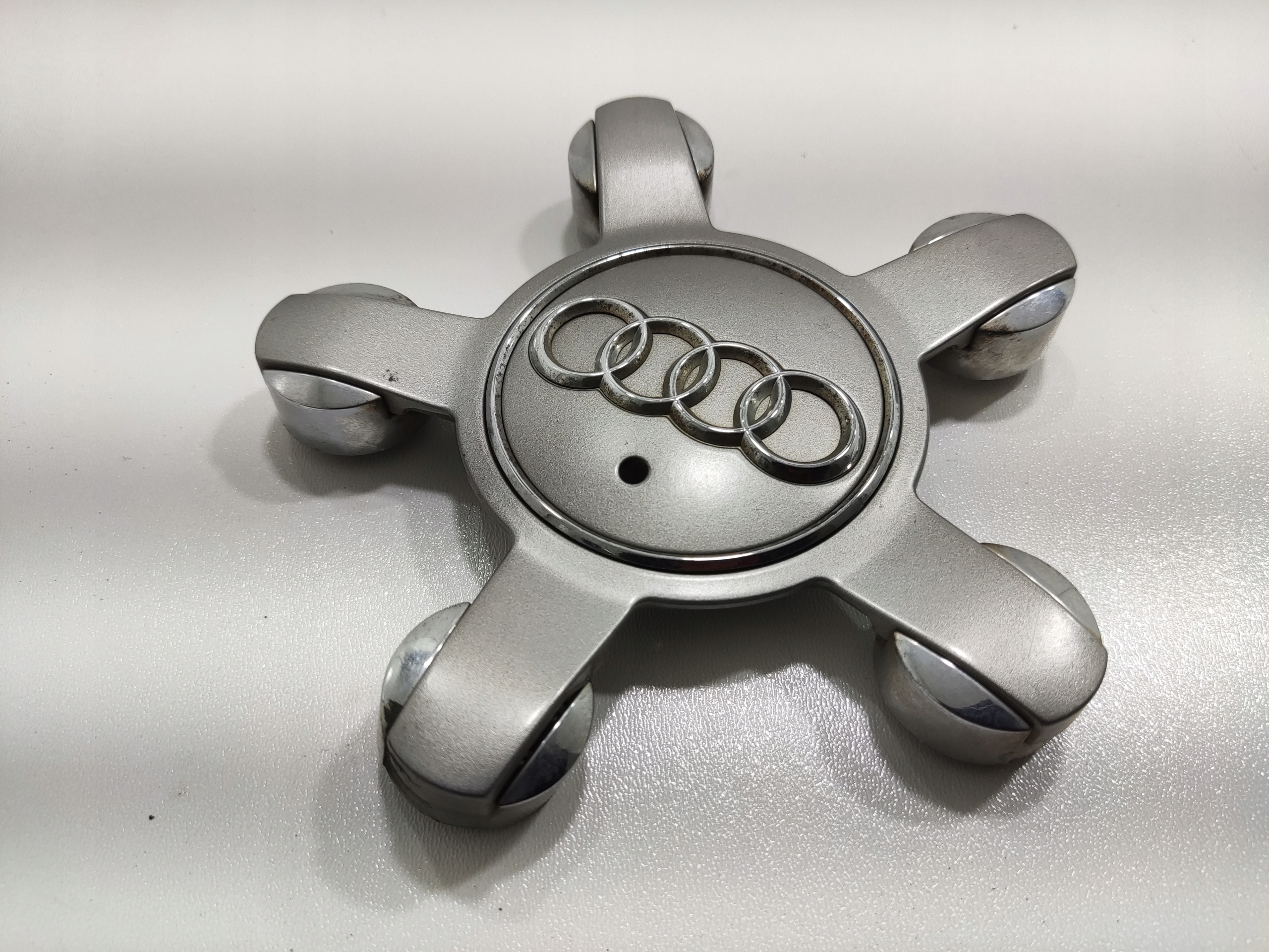 ORIGINALNY PUKLICA HLINIKOVEHO DISKU AUDI Q5 I 8R 8R0601165 2008-16