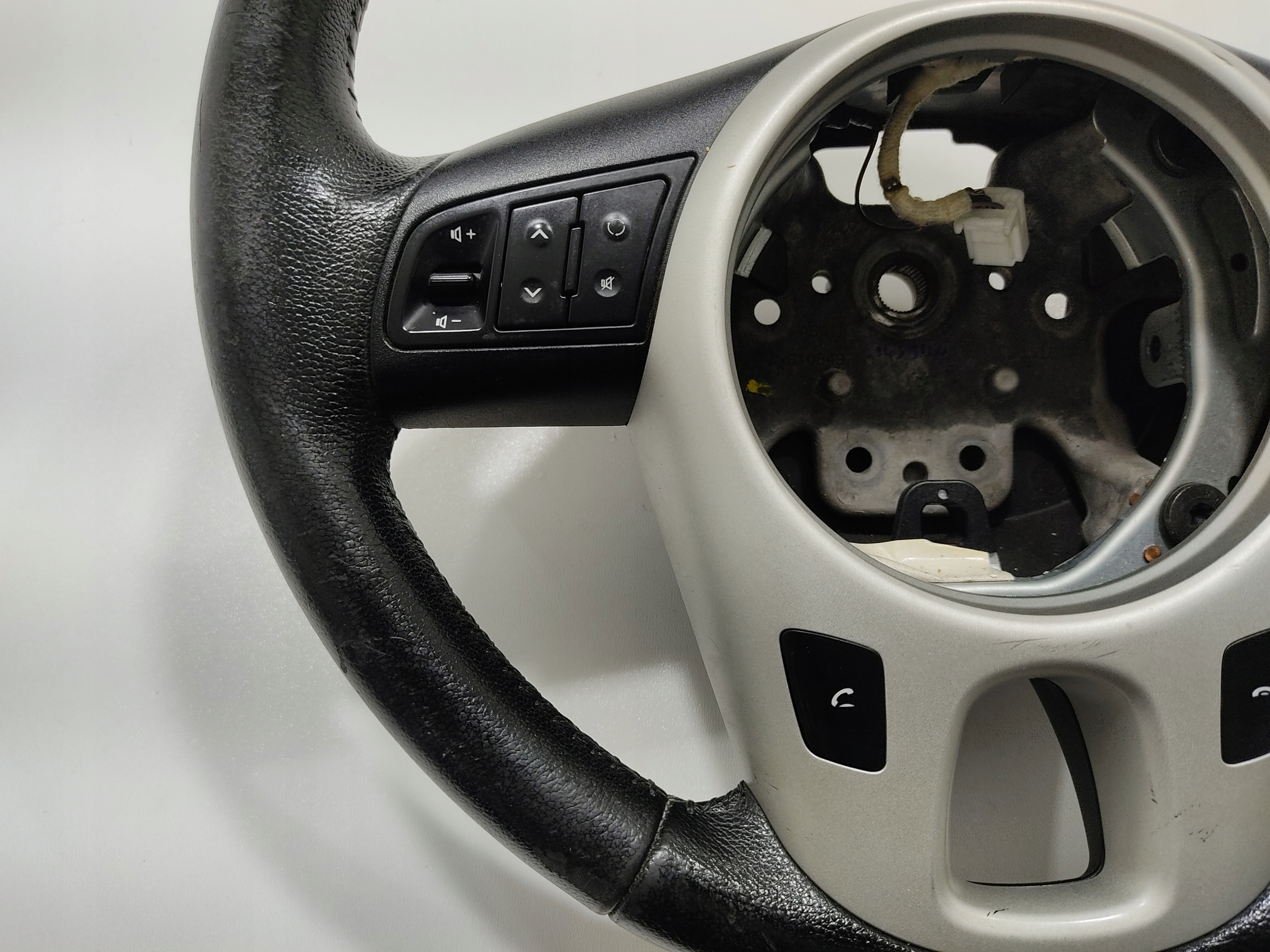 MULTIFUNKČNÝ VOLANT TLACIDLA KIA VENGA 2009-2019