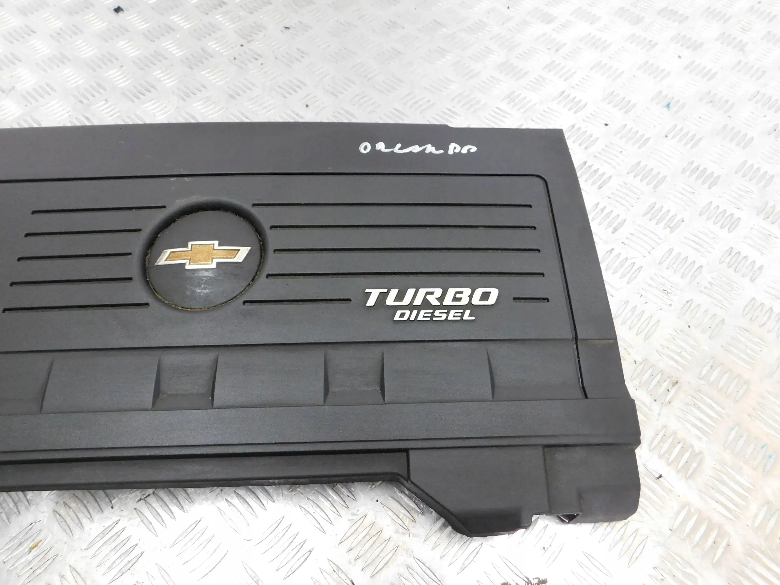 HORNÝ KRYT MOTORA CHEVROLET ORLANDO 2.0 VCDI