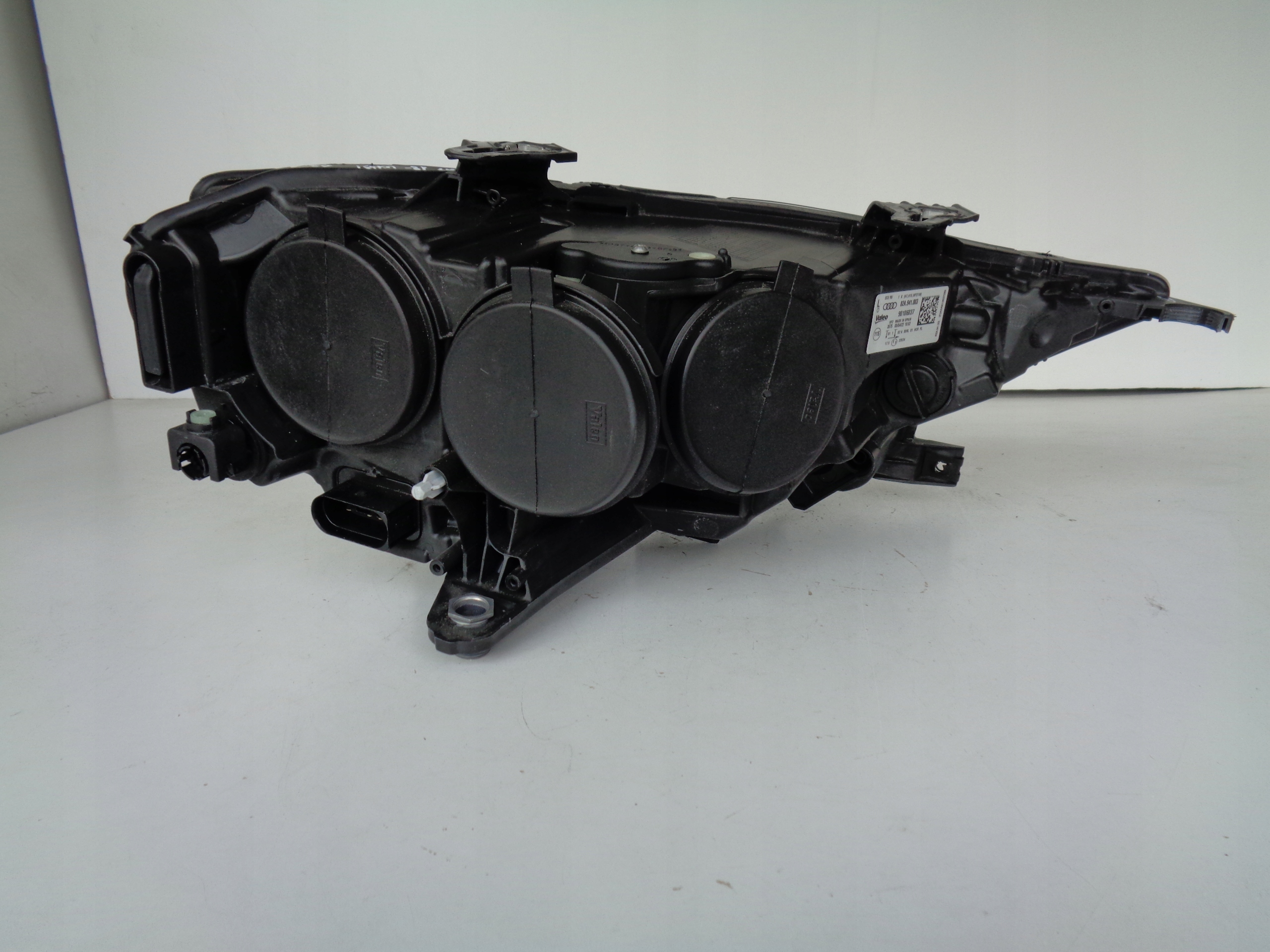 LAVE PREDNE SVETLO AUDI A1 82A 18-