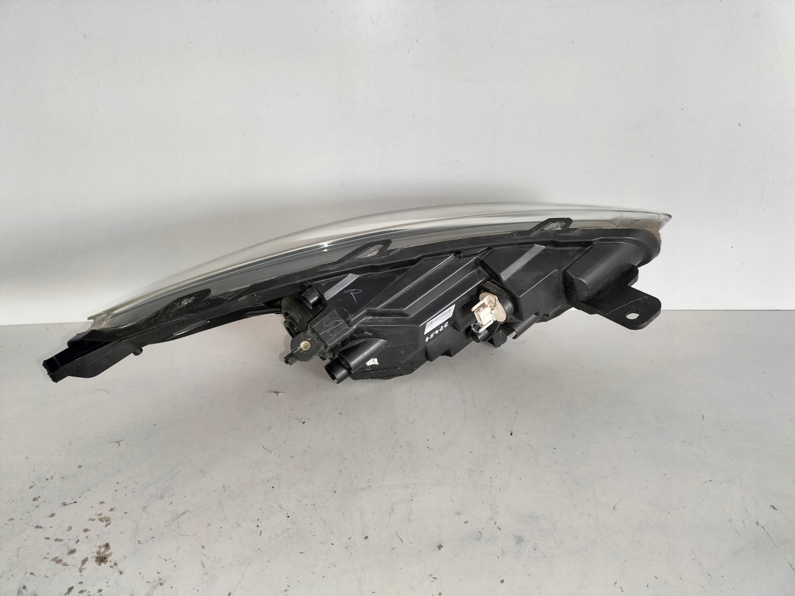 LAVE PREDNE SVETLO FORD KA+ PLUS 16-