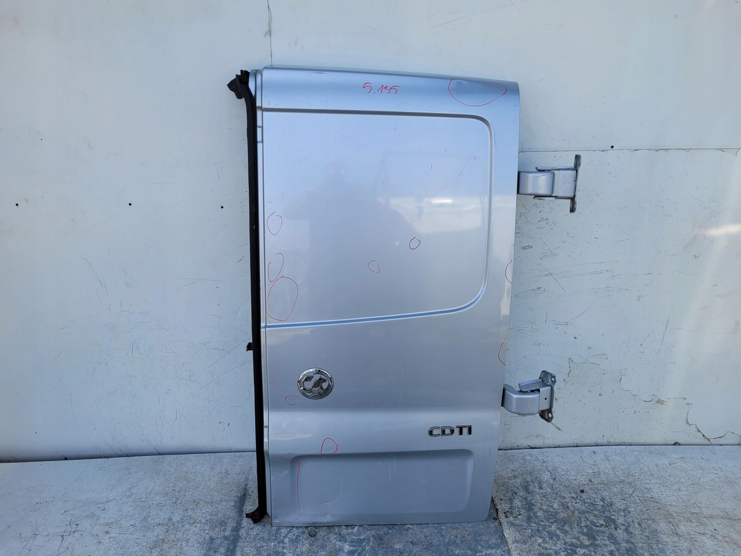 RENAULT TRAFIC III VIVARO PRAVE ZADNE DVERE