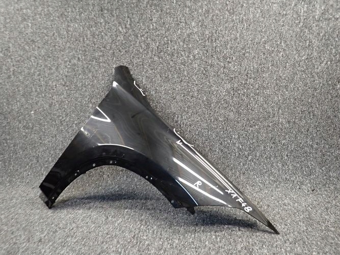 BMW X1 F48 15- PRAVY PREDNY BLATNIK