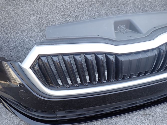 SKODA OCTAVIA IV 19- PREDNÝ NÁRAZNÍK