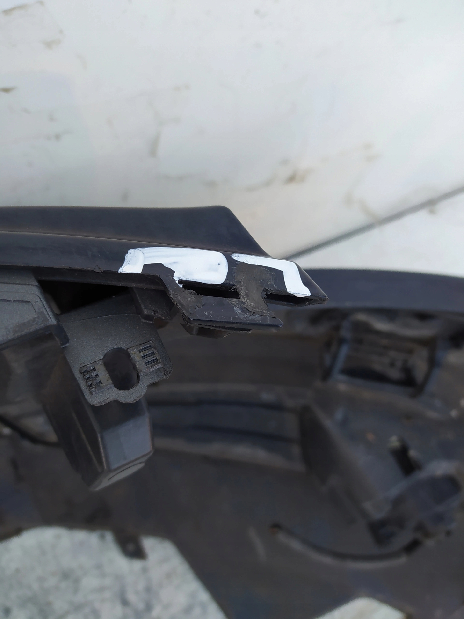 AUDI A4 B8 XENON S-LINE PREDNÝ NÁRAZNÍK