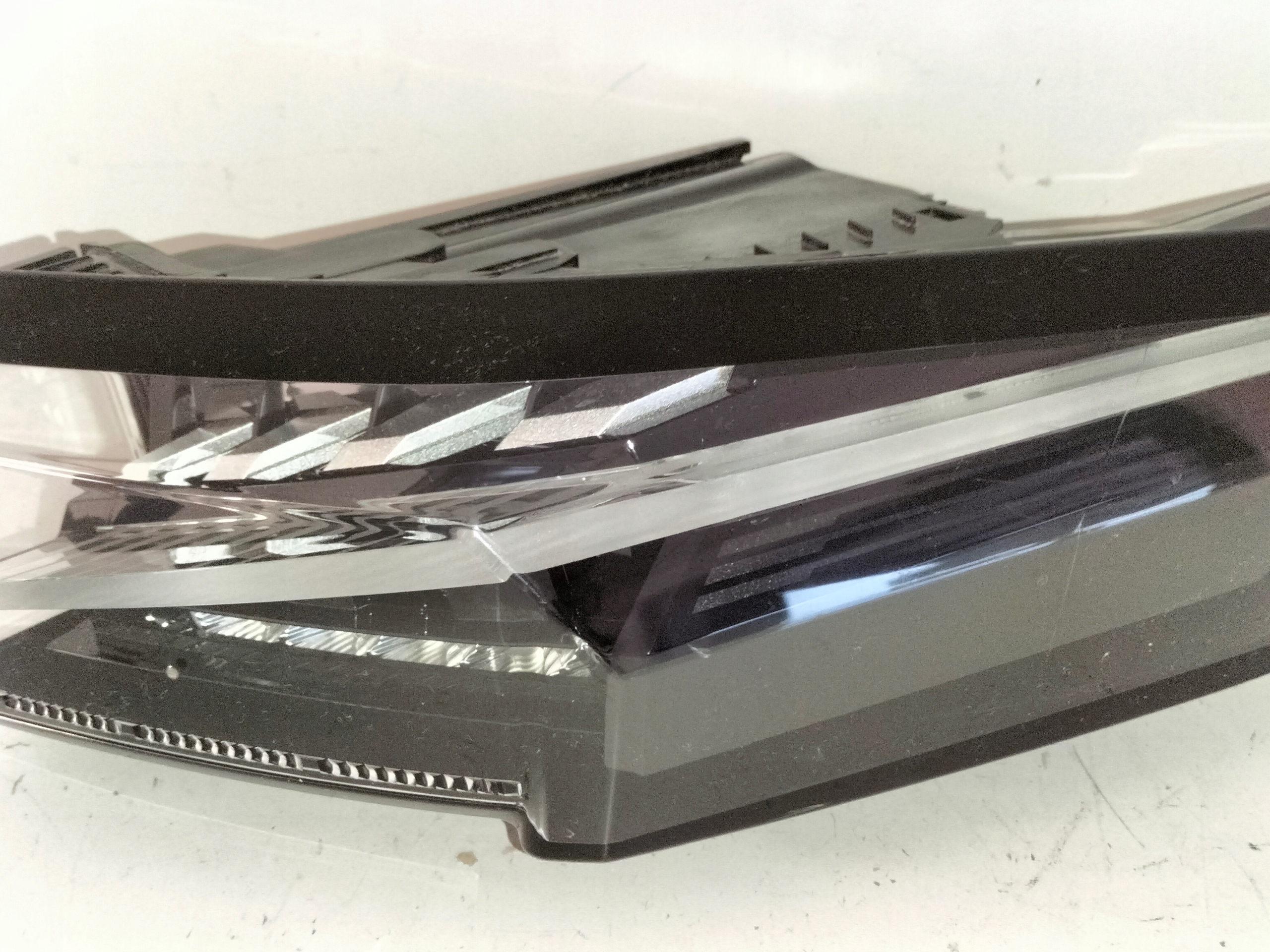 PRAVE ZADNE SVETLO PEUGEOT 308 III T10 21- GT LED