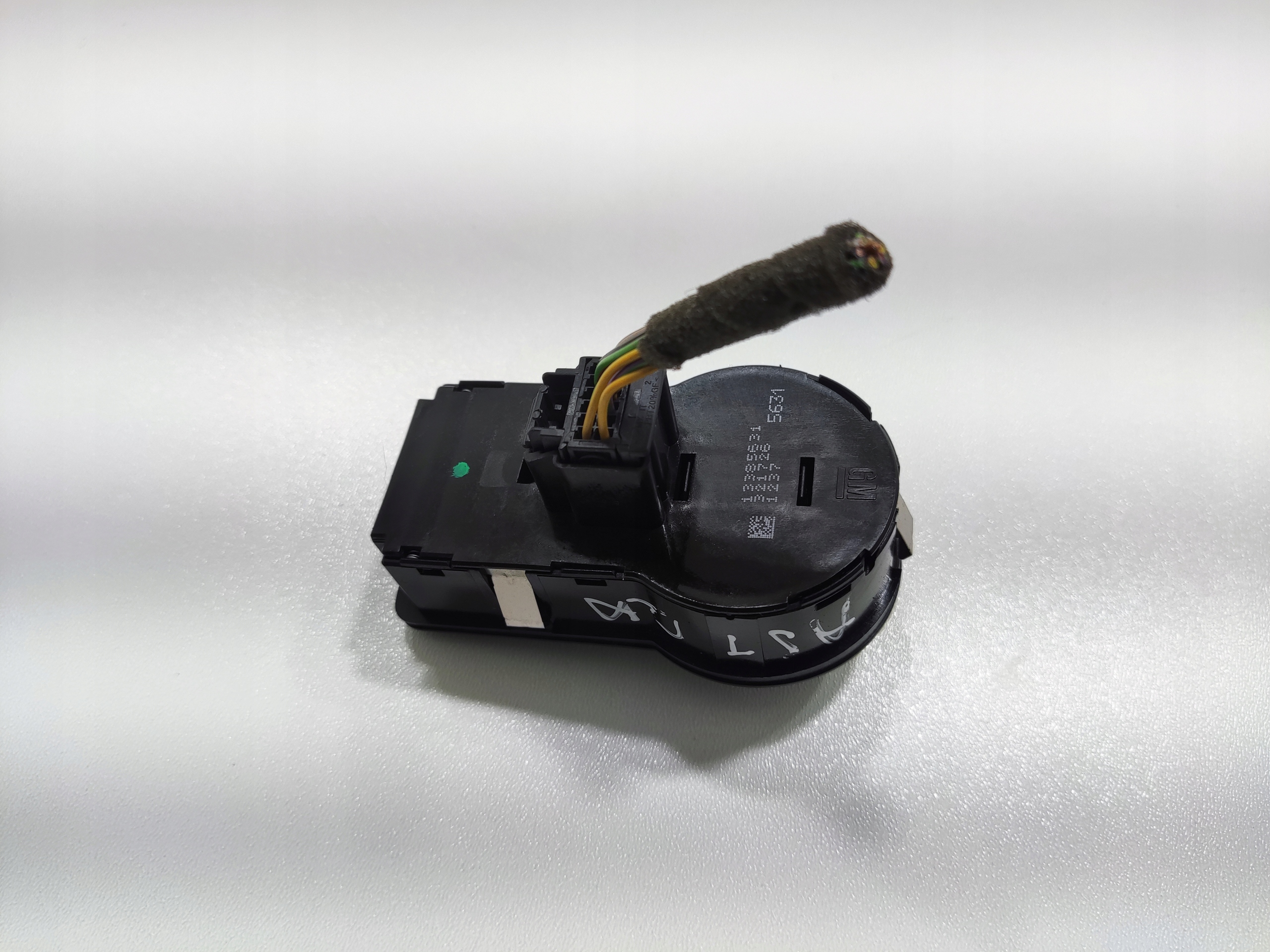 VYPÍNAČ SVETIEL OPEL ASTRA IV J GTC 13385631 2012-2015 LIFT